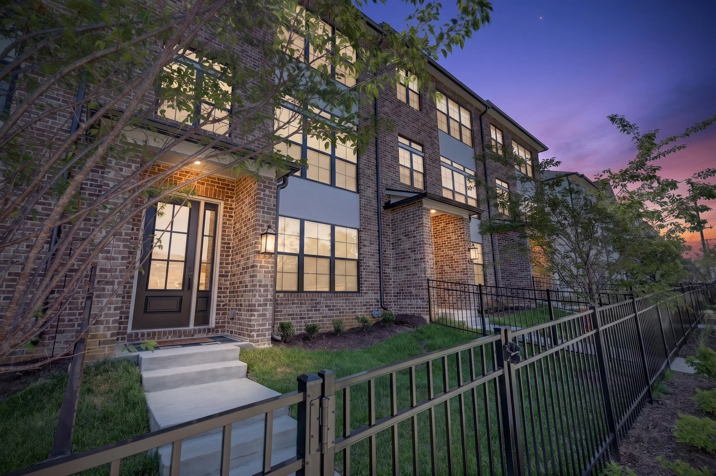 10th & Park Exterior Photos (MLS) (1 of 2).jpg