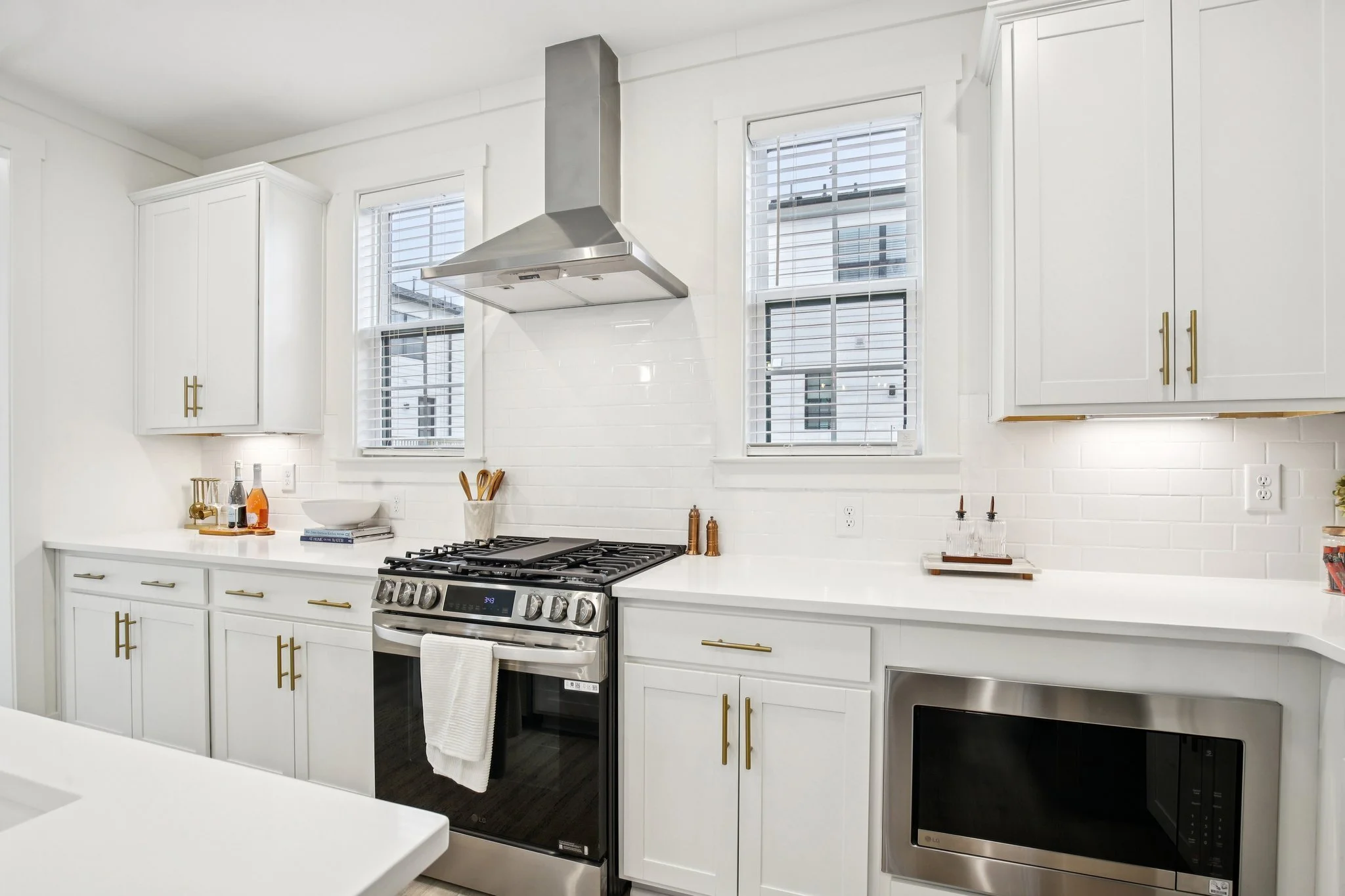 118-web-or-mls-906 SUMMIT AVE-S1902-027.jpg