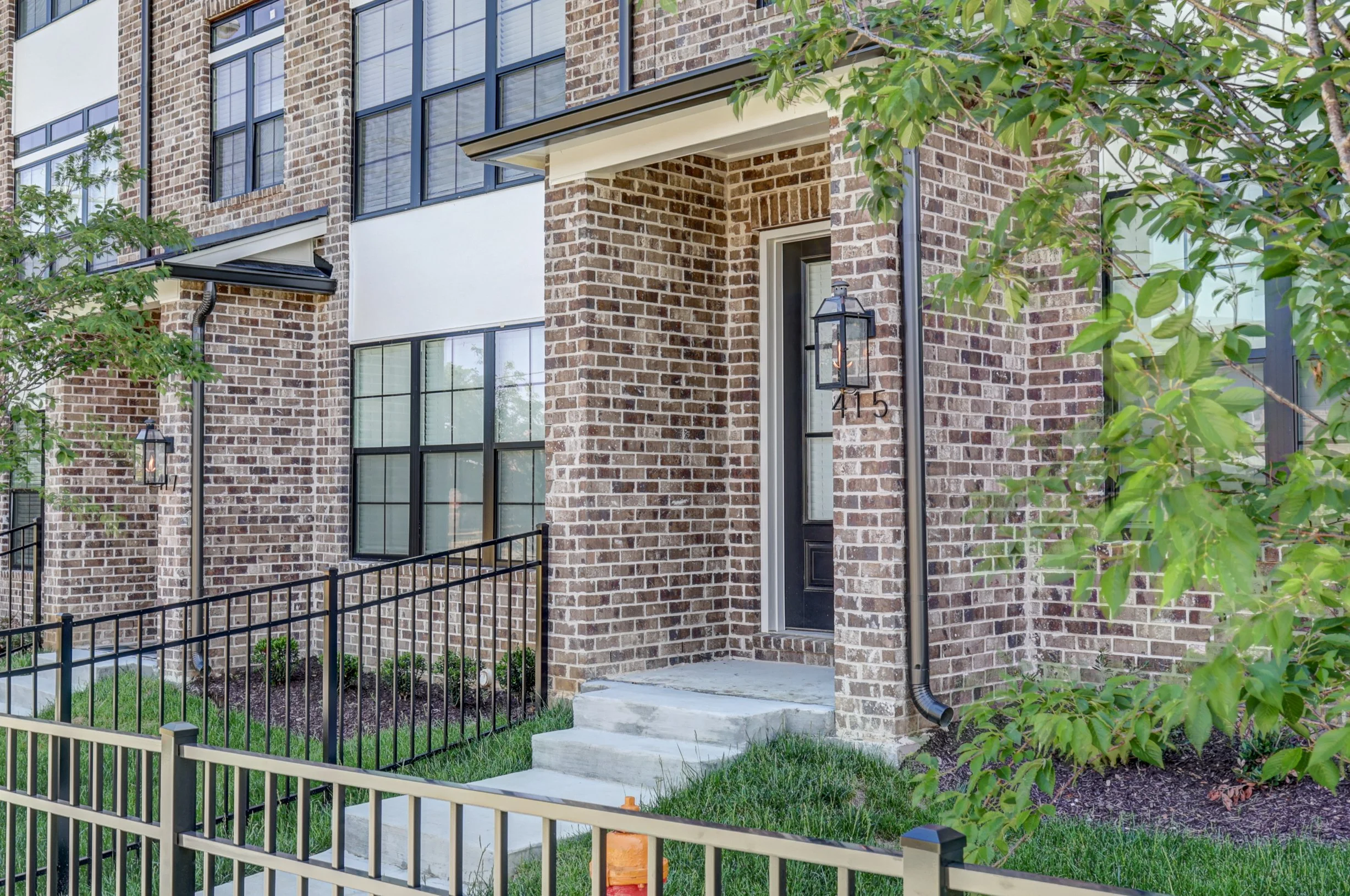 10th & Park Exterior Photos (MLS) (7 of 23).jpg