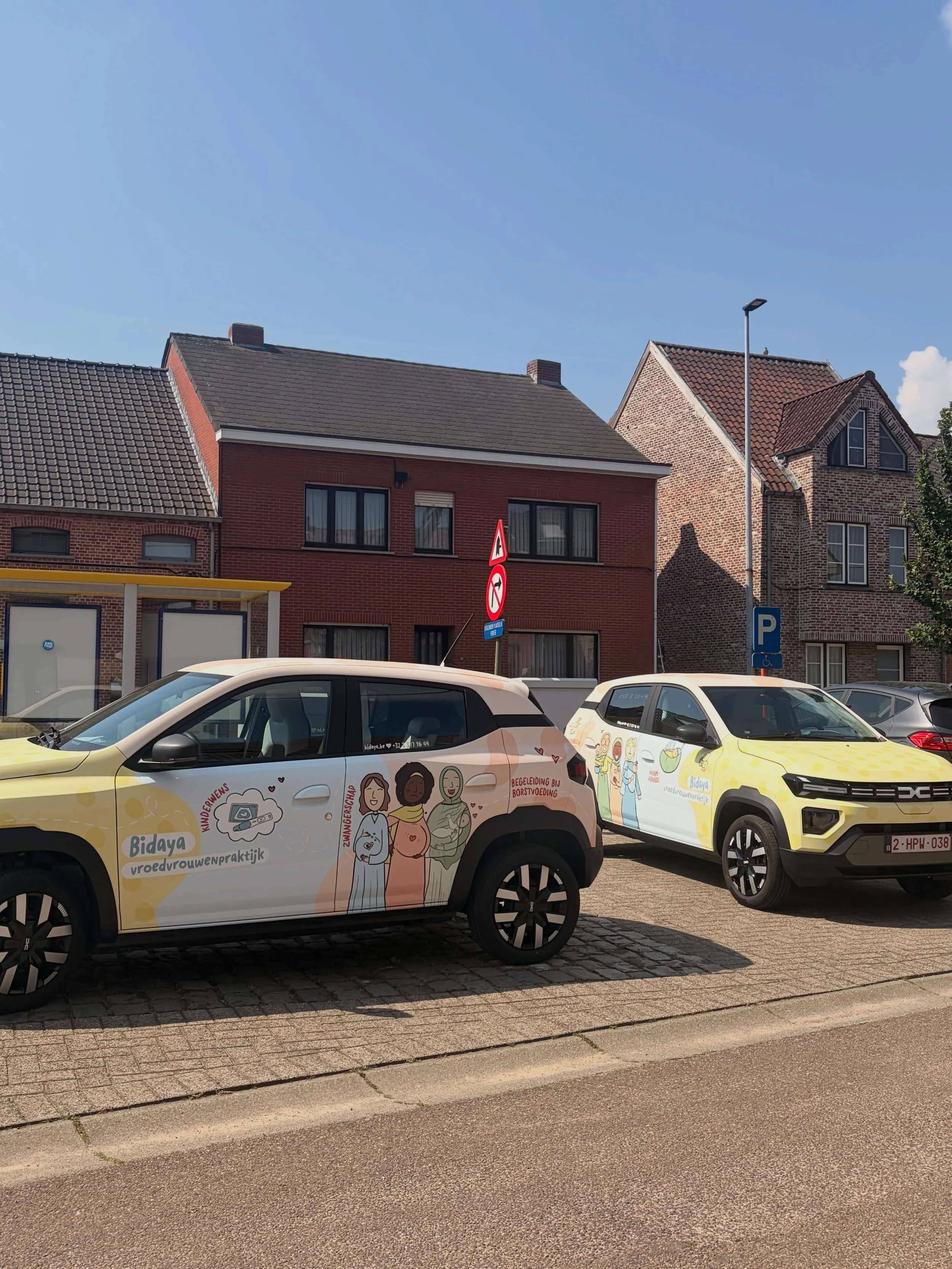 Anderhalf jaar geleden besloten we de groei van onze praktijk te volgen en vroedvrouwen in loondienst aan te nemen.

Voor mij was dit een grote en spannende stap. Ik had zelf nooit in loondienst gewerkt, dus het was een compleet nieuwe wereld. Met ee