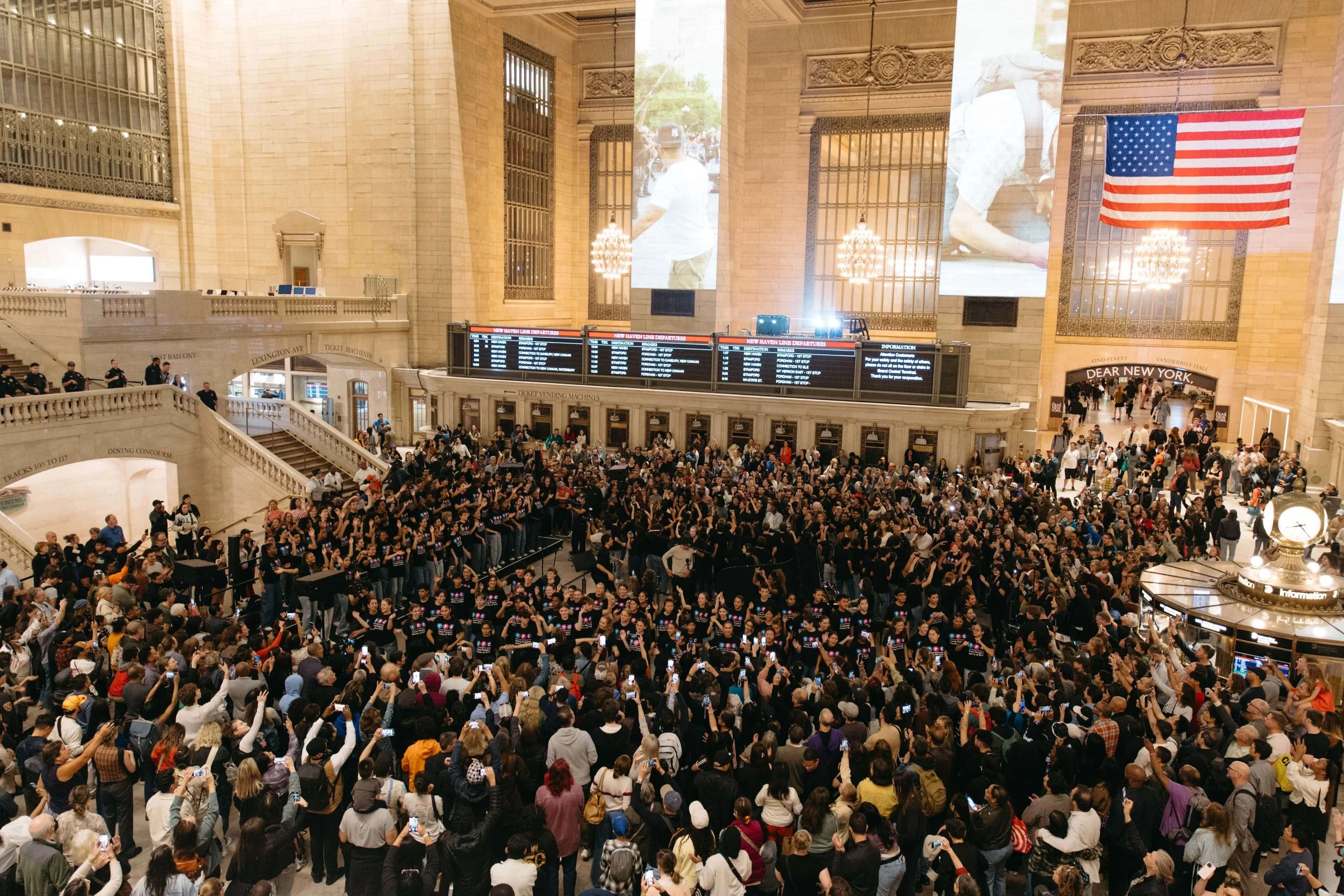 On the final evening, a closing ceremony featured an original performance by hundreds of children from the Young People’s Choir of New York City.