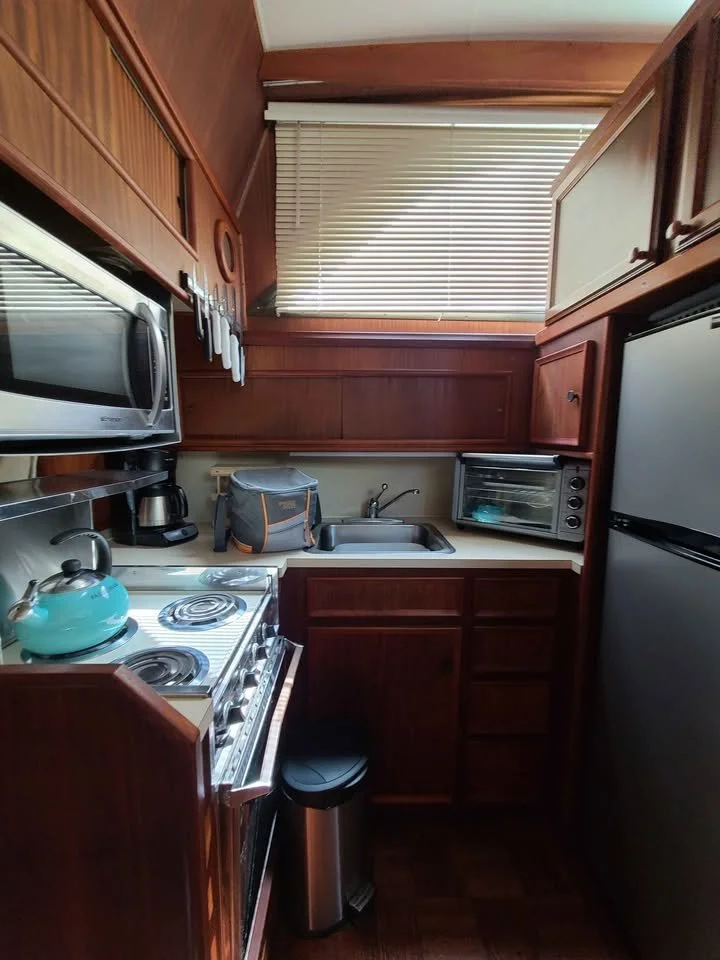 1980 hatteras 43 image 9.jpeg