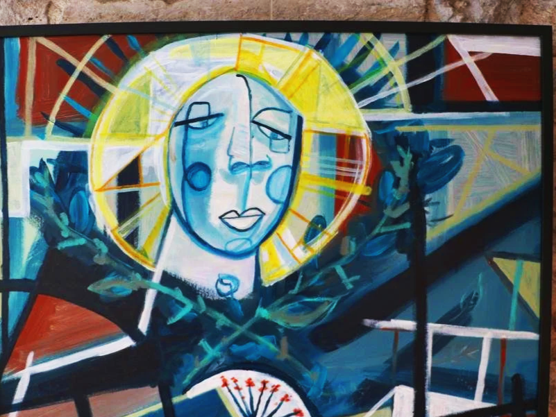 Peinture abstraite représentant un visage féminin avec un halo jaune autour de la tête, en couleurs vives avec des éléments géométriques et des pinceaux visibles.