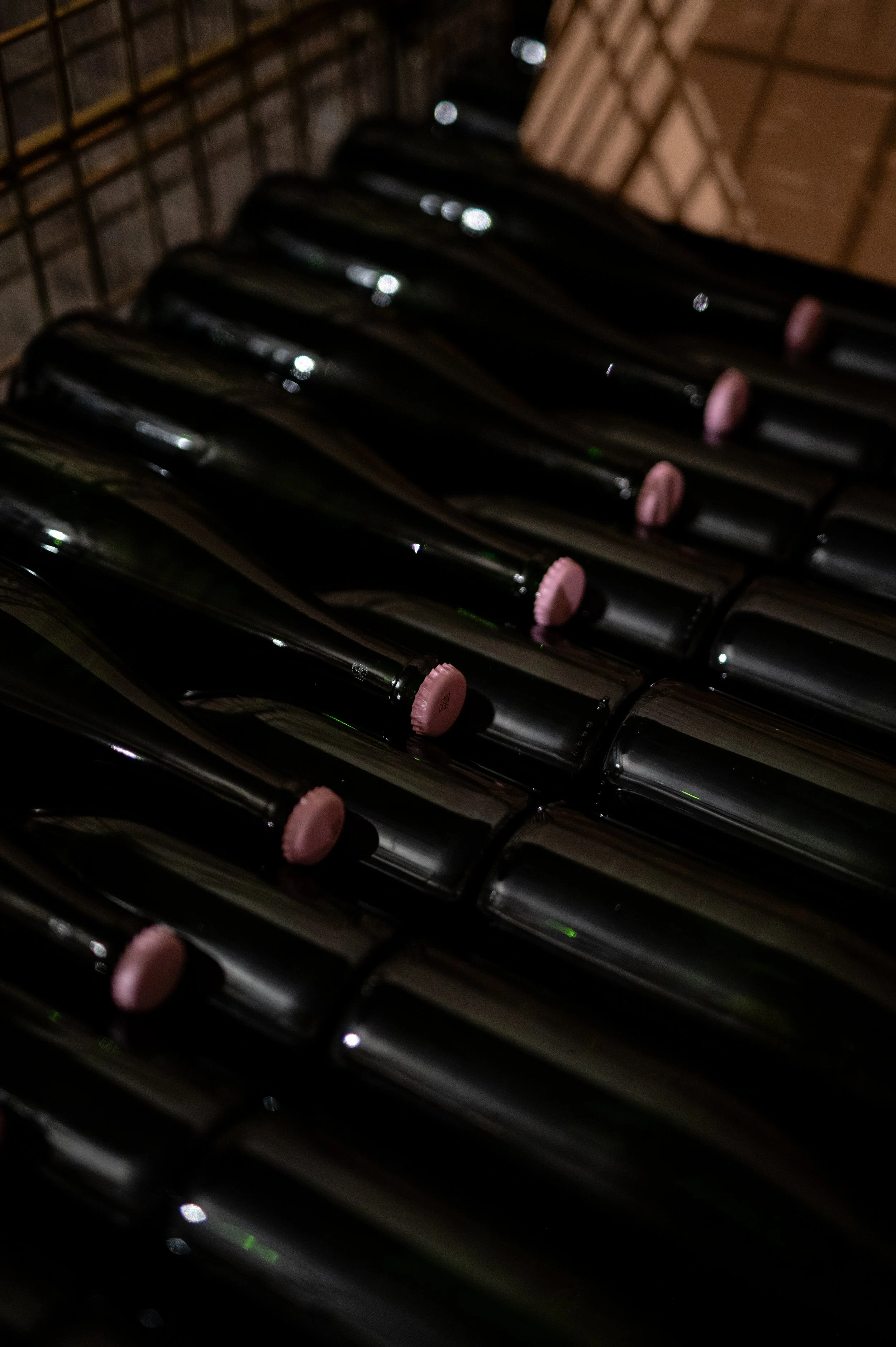 Bouteilles de la maison Couvreur-Fondeur, sur lies en cave !