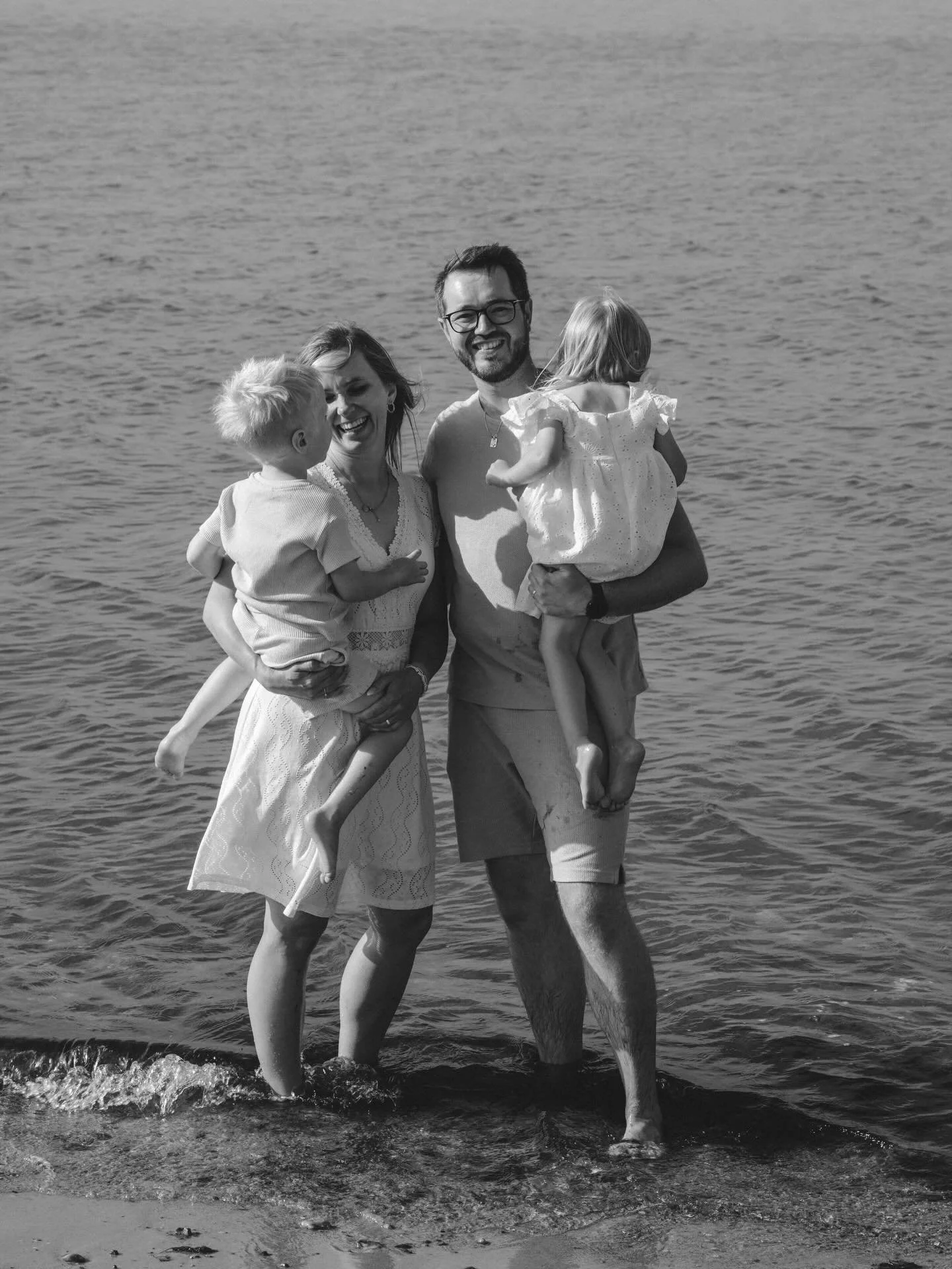 Seaside memories🌊🌾

#familienshooting #familienfotografie #familienfotograf #fehmarnfotografie #wavelensphotography