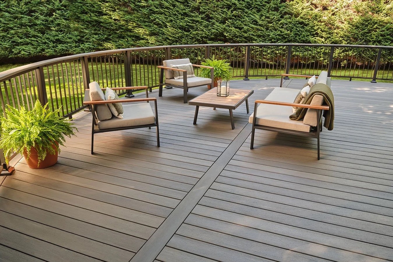 Inspiration-Gallery-Advanced-PVC-Castle-Gate-Landmark-Decking-Seattle-2.jpg