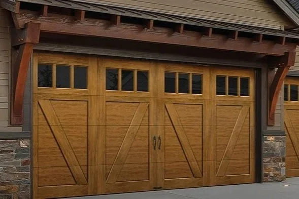 Screenshot_16-4-2026_132018_holmesgaragedoor.com.jpg