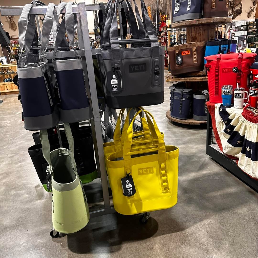 Do you know we have the largest selection of Yeti in the country! This weeks pick is the Camino Carry all totes!!
What is your new favorite color??! My vote is Forest Green!!
.
.
.
.
#yeti #carryallbag #carryall #momsbestfriend #weknowtheoutdoors #