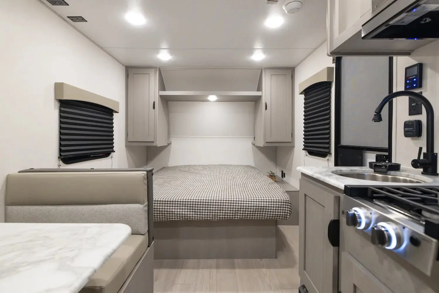 2026-CM-Clipper Travel Trailers-17FQ-03 copy.jpg