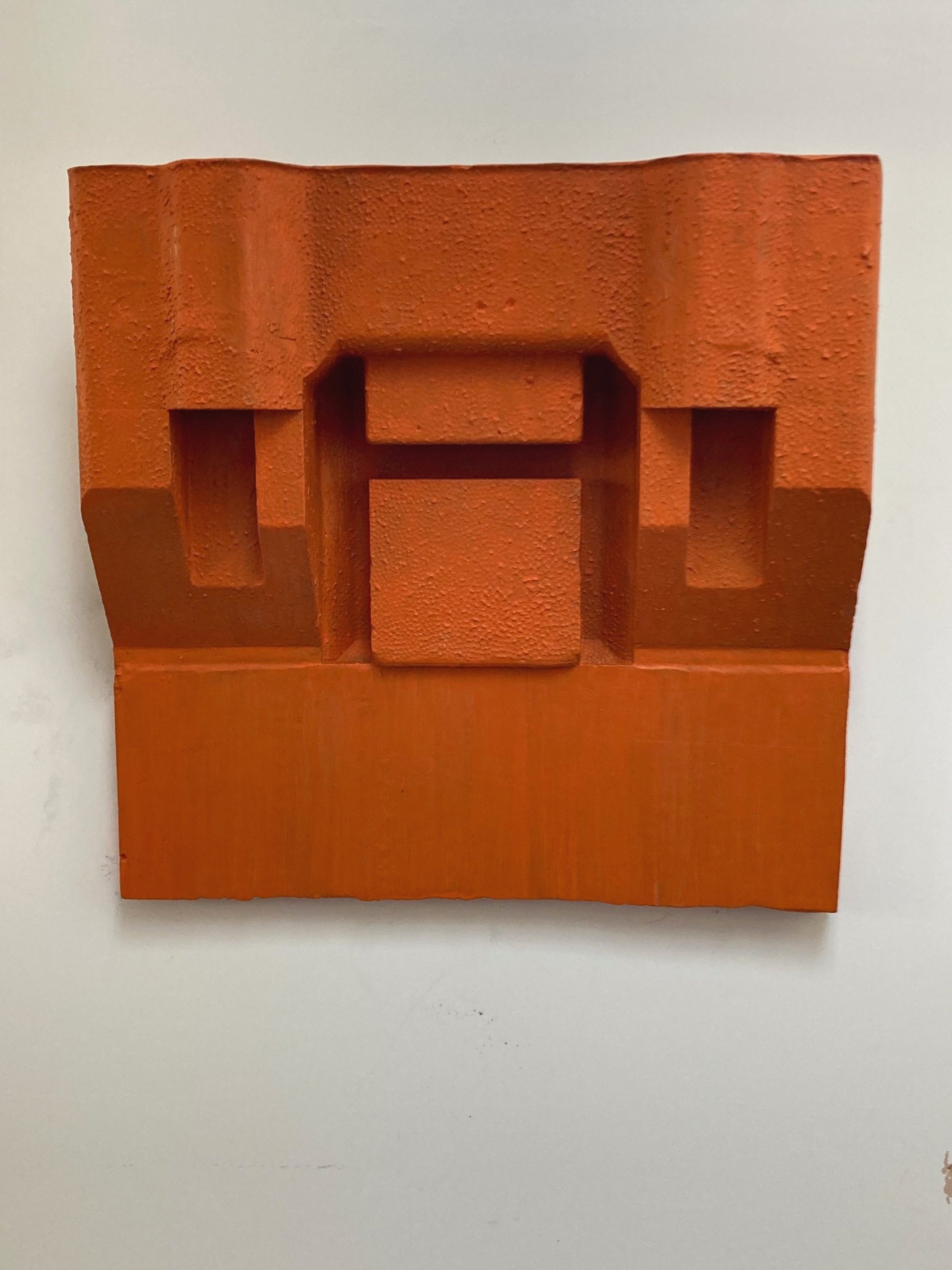 'Console' 2023
Plaster with acrylic
Approx. 40 x 40 x 10 cm