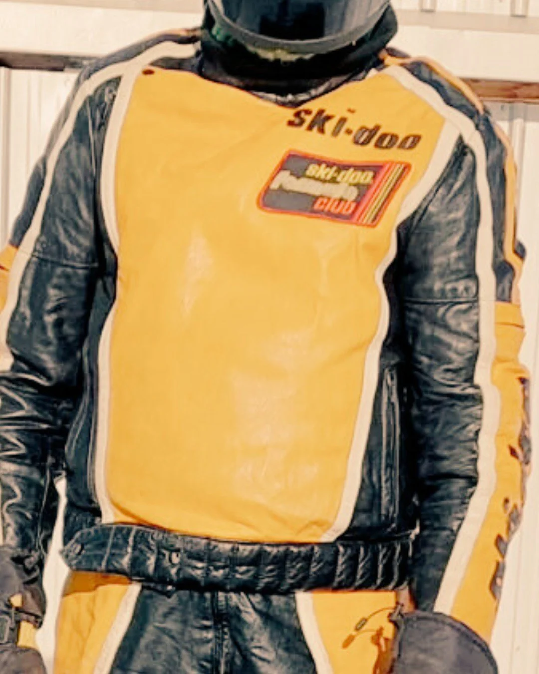 Vintage sleds deserve vintage style 😎

👢 Retro boots
🧥 Old-school jackets
🪖 Classic helmets

You&rsquo;ll see it all at the Vintage Snow Gear Fashion Show ❄️
Link in bio.