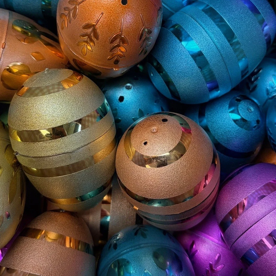 Easter egg hunts shouldn&rsquo;t just be for kids&hellip; 👀🥚

We think grown-ups deserve prizes too.

Something fun is coming from Frontier Days.
Stay tuned.

#FrontierDays #SwiftCurrent