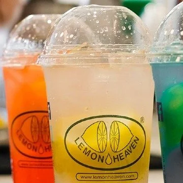 A Frontier Days favourite is back&hellip; and it&rsquo;s as fresh as ever 🍋✨

@lemonheavenmoosejaw is returning with BOTH an indoor and outdoor booth this year &mdash; so you&rsquo;re never far from that perfect, refreshing drink!

Their lemonade is