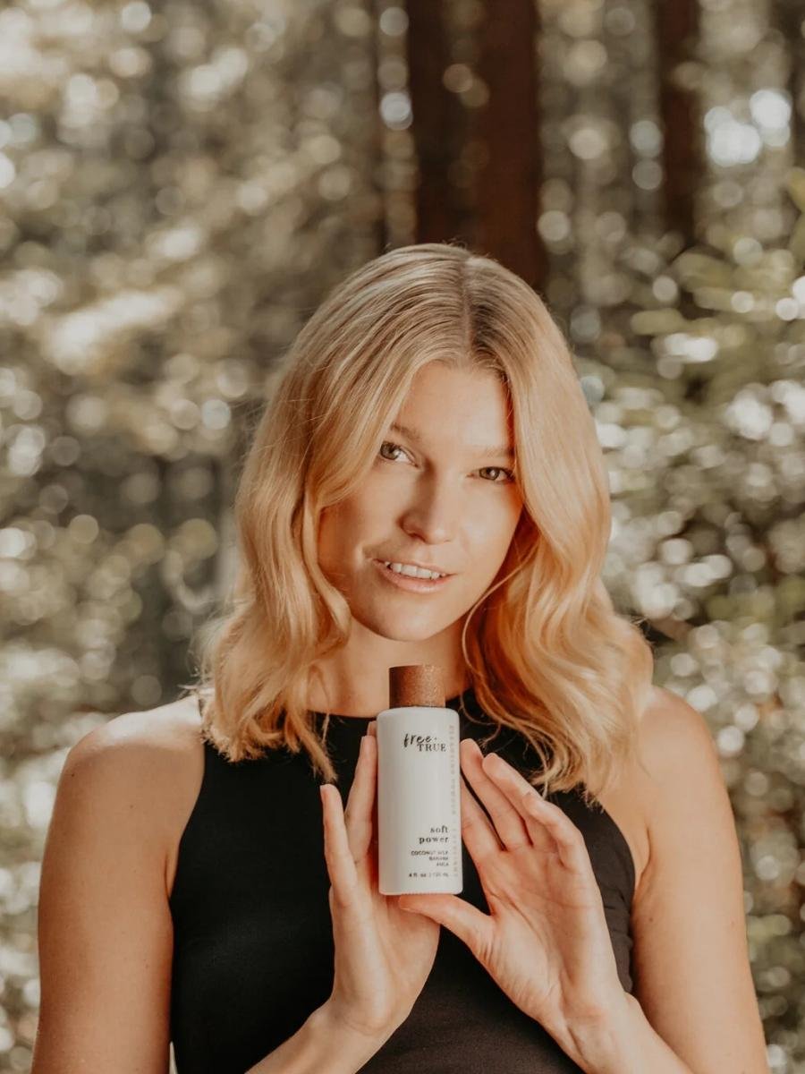 Free-+-True Soft-Power-Cleansing-Exfoliant-5.jpg