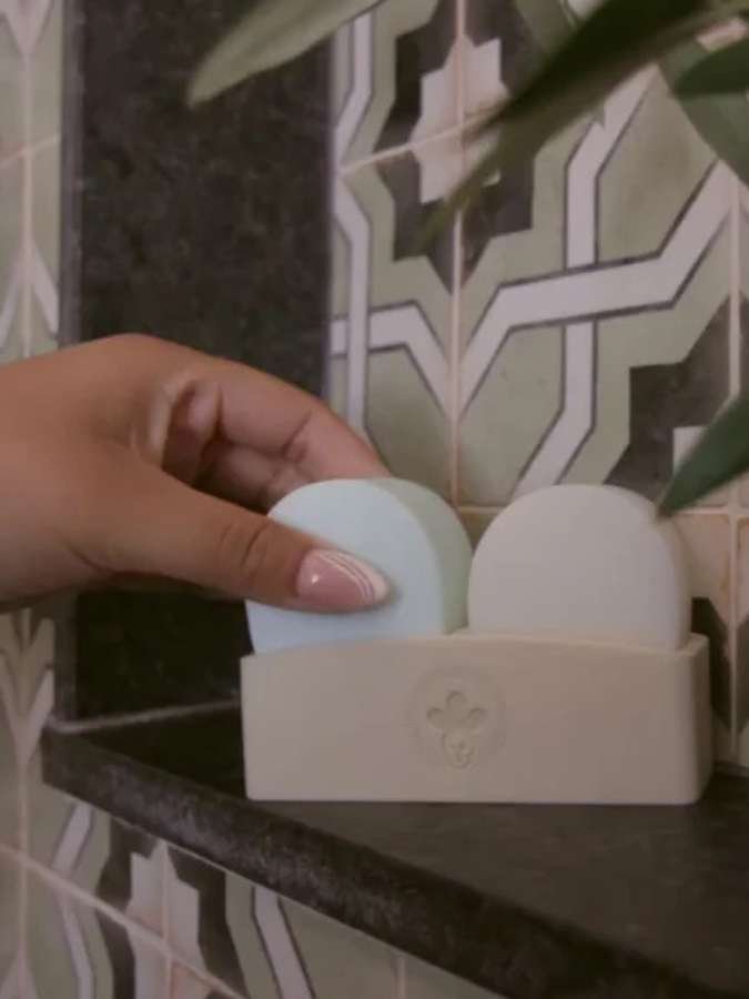 Nopalera-Shampoo-&-Conditioner-Bar-Holder-2.jpg