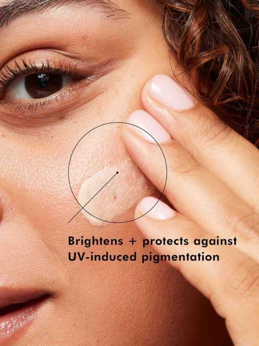 SkinCeuticals-Daily-Brightening-UV-Defense-SPF-30-1.jpg