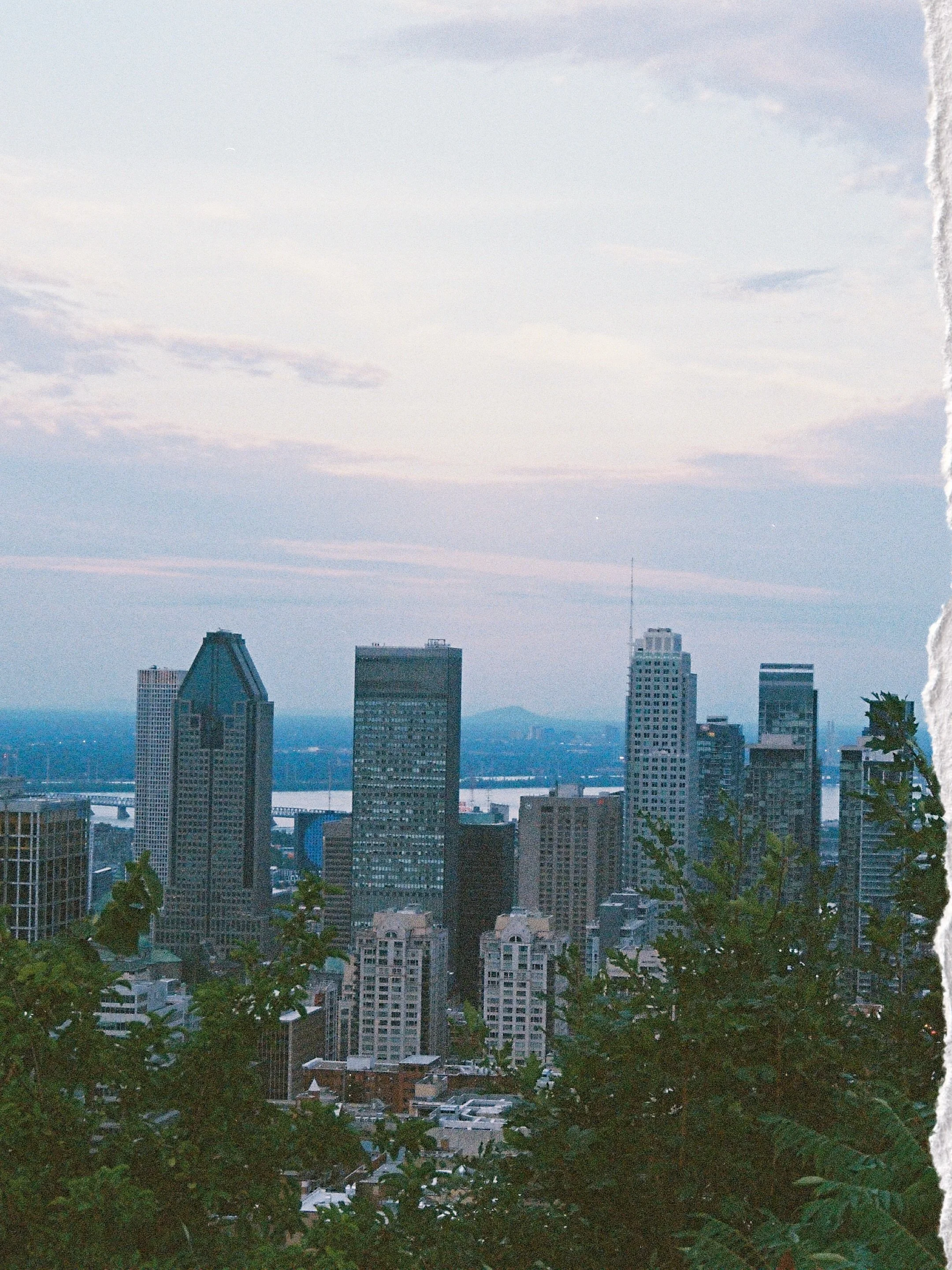 Postcards from Montreal 💌

Went on a little trip with my best friend this summer!