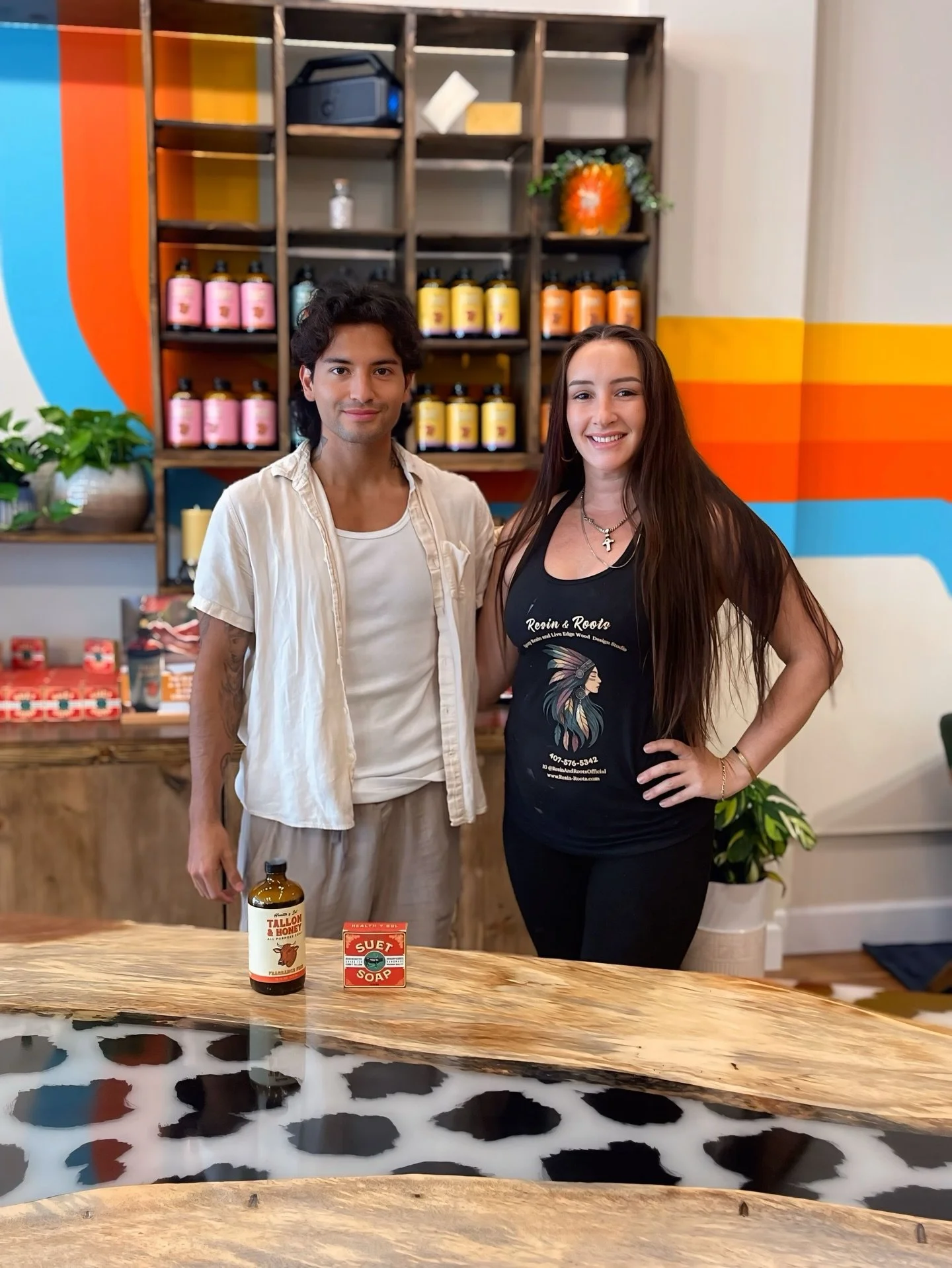 Happy Friday, Winter Park Fam☀️
Stop by to check out Matt over at HealthySol on Park Ave. We made this fun Cow table for him. Let me tell you, I&rsquo;m officially obsessed with his products🌿
If you&rsquo;re out and about this weekend, go show him s