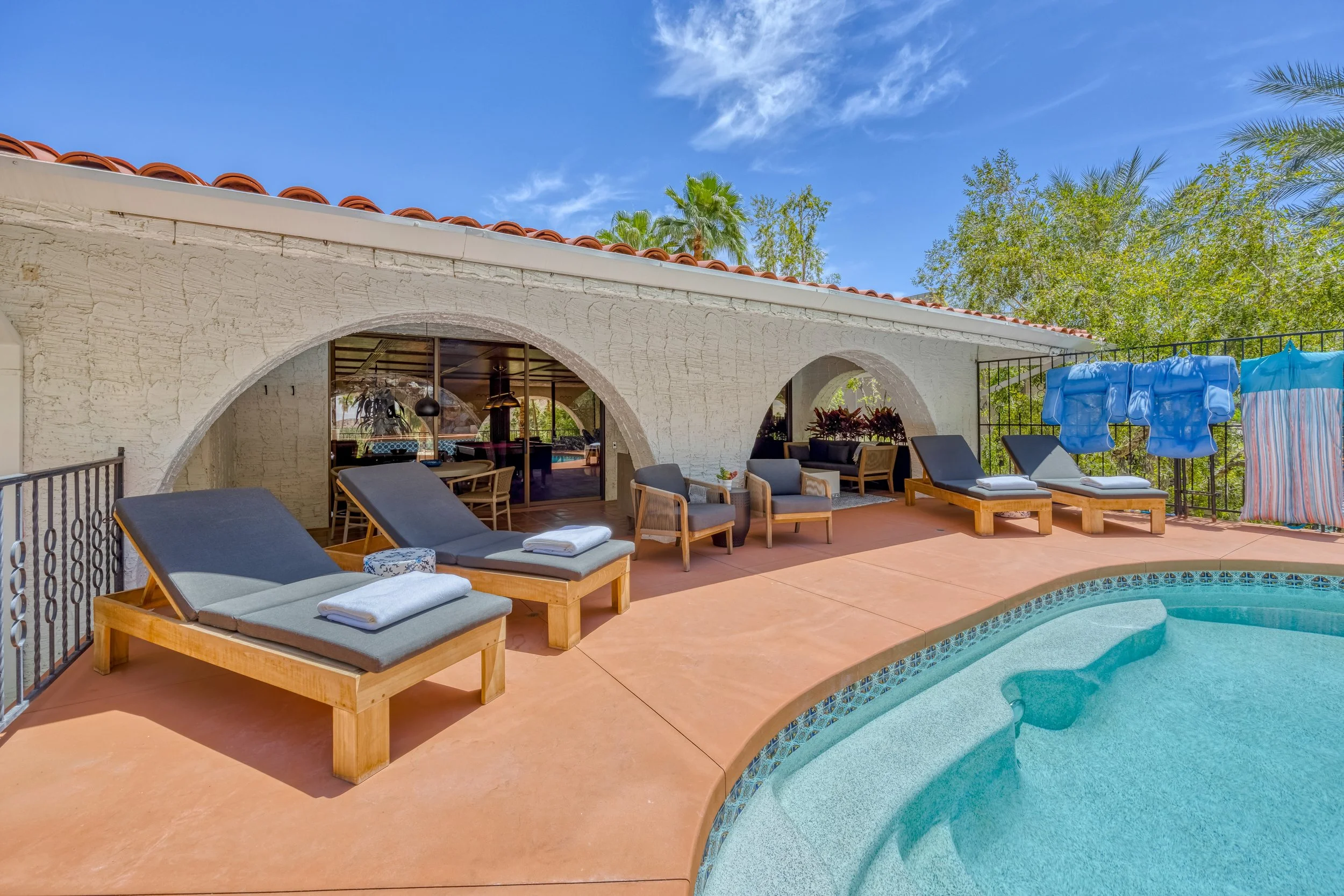 30_Pool Deck_05.jpeg