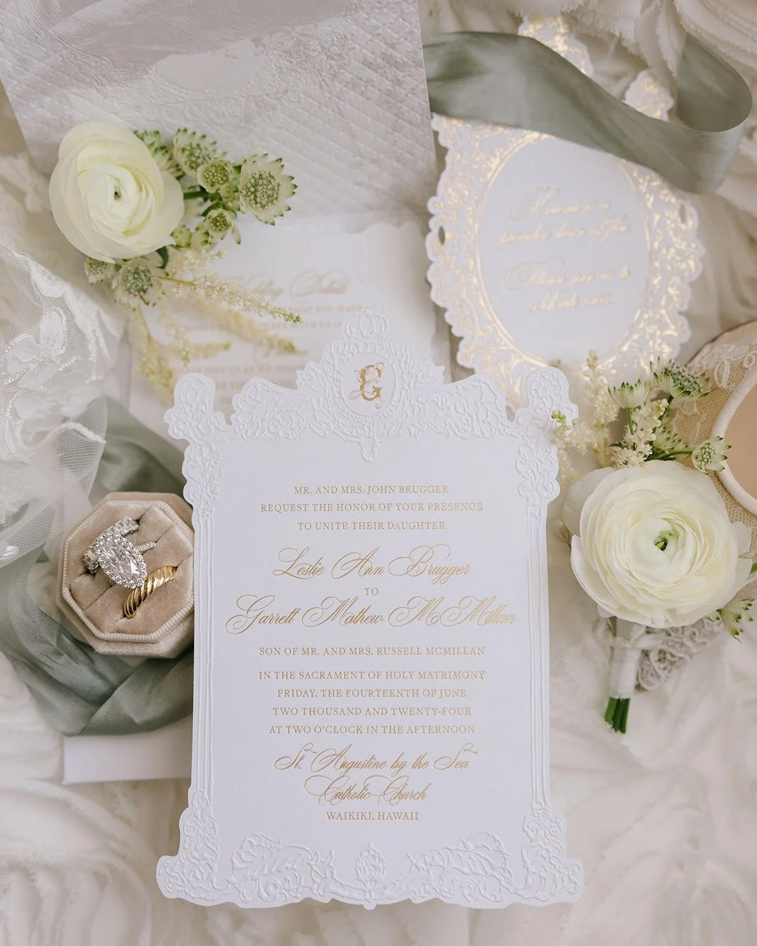 A classic pairing: white and gold. 

Timeless, refined, and effortlessly elegant. Delicate textures and graceful details unfold with every layer, while elegant script adds a touch of romance and sophistication.

Together, they set the tone for a trul