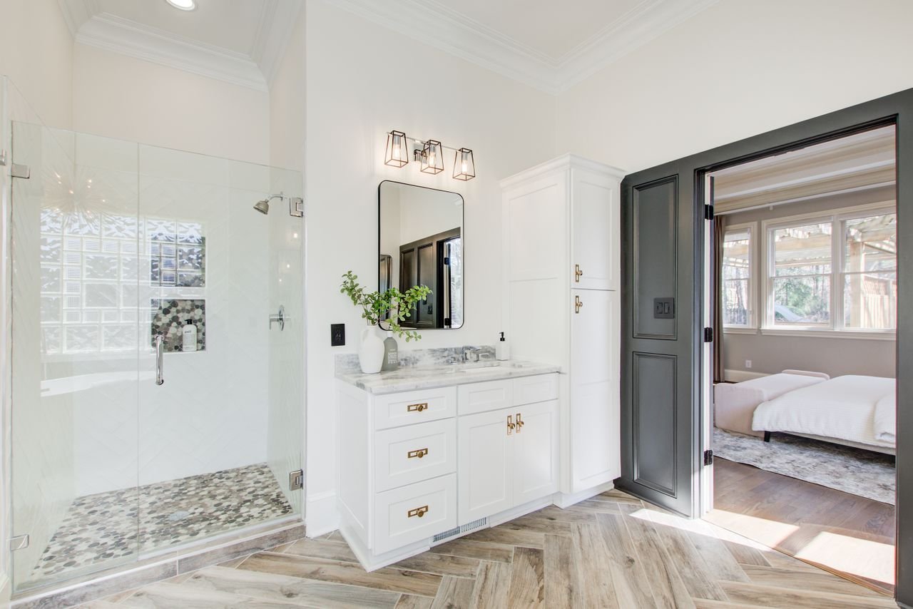 25-print-25_Main_BR_En_Suite_D_w_BR_View.jpg