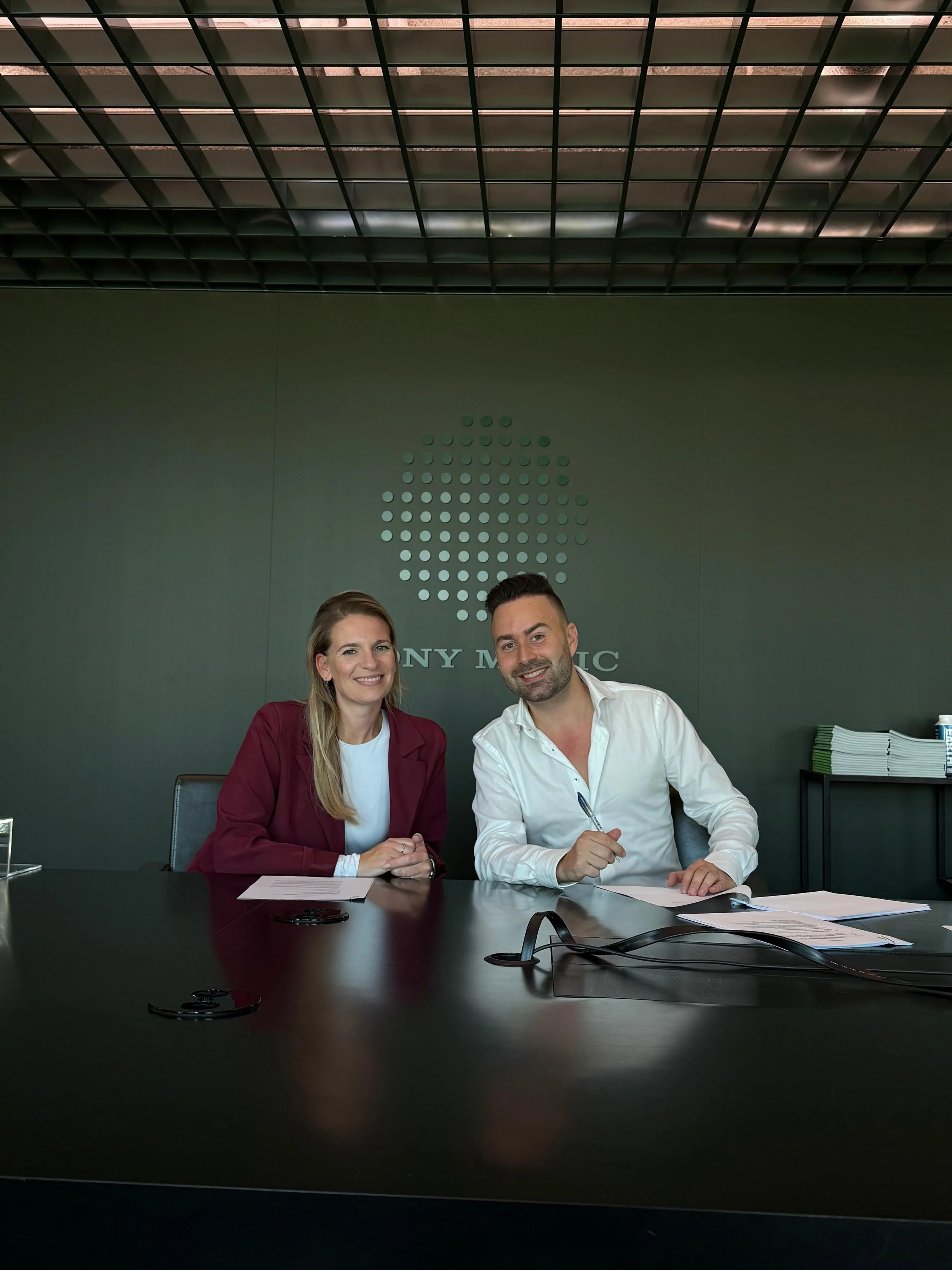 Rasentertainer Menzo Kortland tekent bij Vonk Music! 