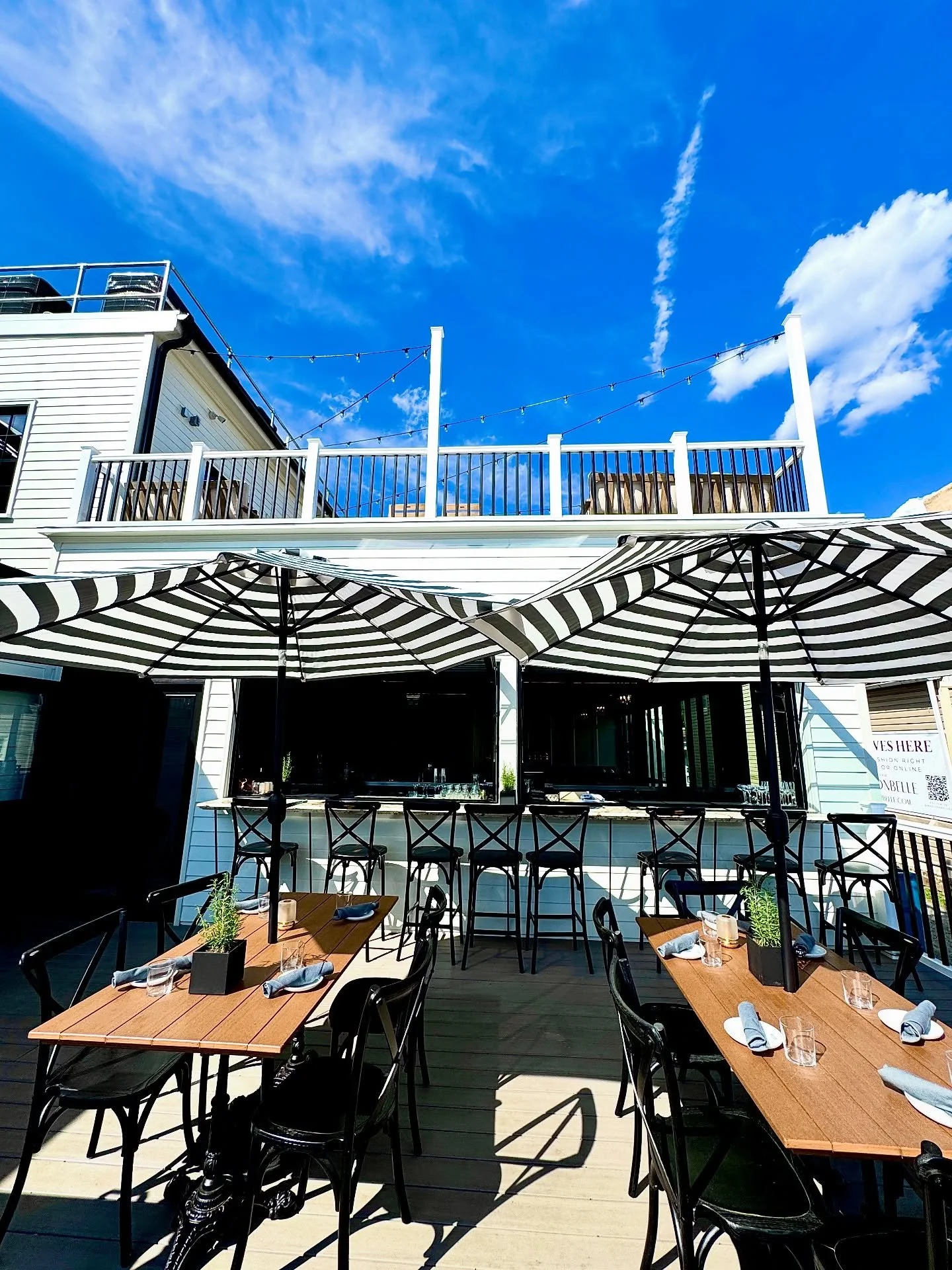 Oh hai beautiful patio 🥂🥰
On gorgeous days, stop by and enjoy a few cocktails al fresco.
No reservations needed on the deck, just bring lovely yourself, a few friends and all the good vibes.
Cheers!
#leesburgva
