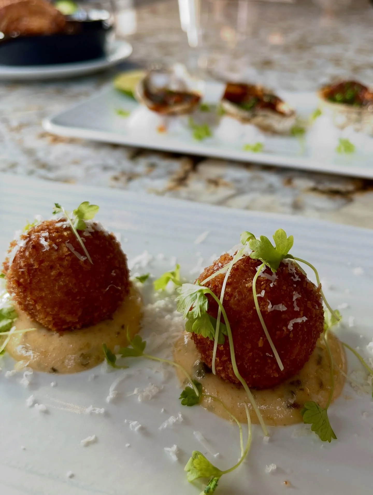 Hello happy hour!
Join us every Monday - Friday right at 3pm for the best HH in Leesburg.
$4/5 beers, $8 wine, $9 house spirits and more. Don&rsquo;t miss the amazing bar bites, like these shrimp &amp; corn croquettes, clay pots wings, and more.
Join