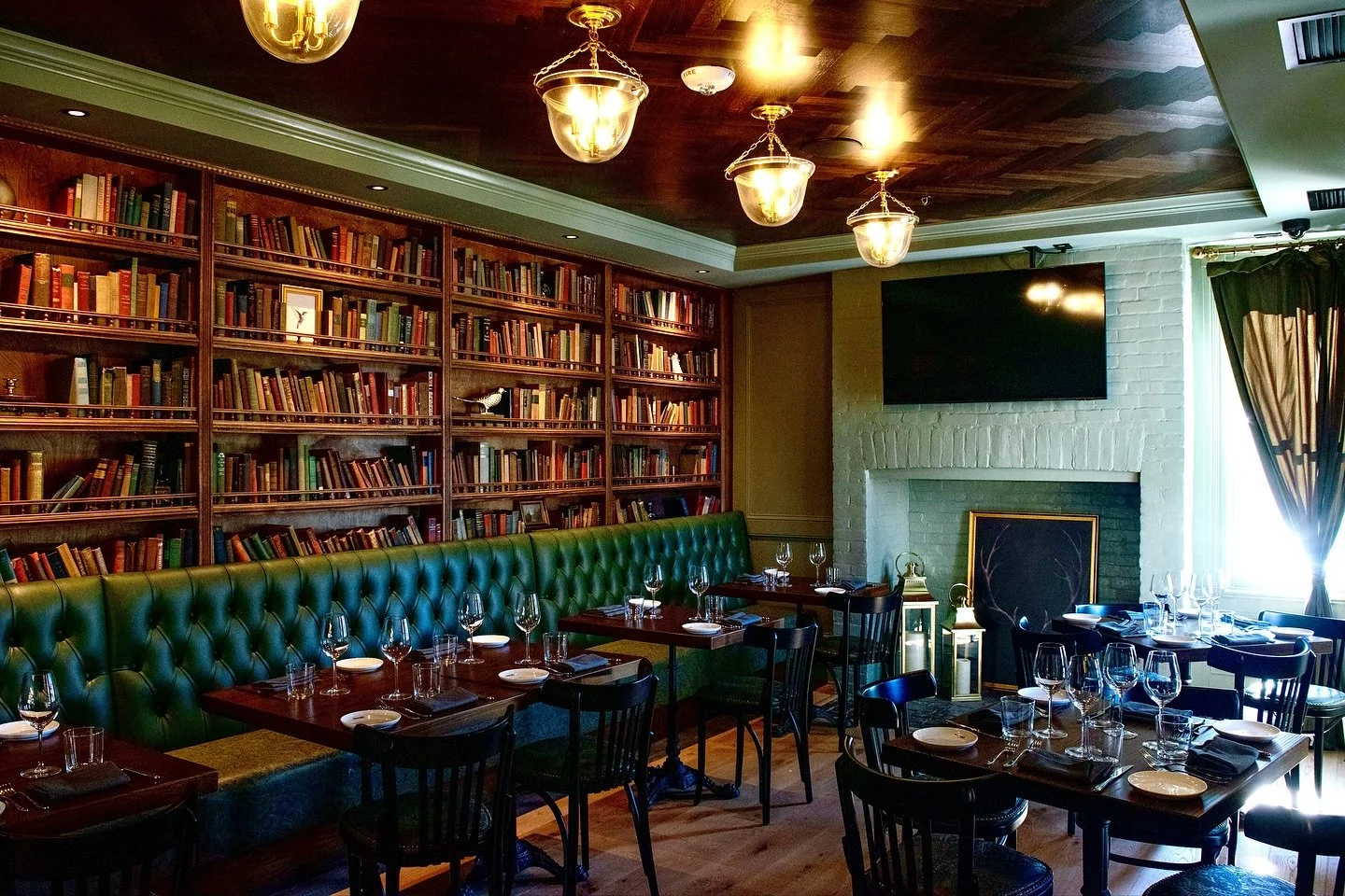 It&rsquo;s one of our favorite rooms in the building. The gorgeous library is perfect for dinner with friends, celebrations with family, or intimate date nights.
Reservations are available now via @resy.
Join us this week!
#LeesburgVA