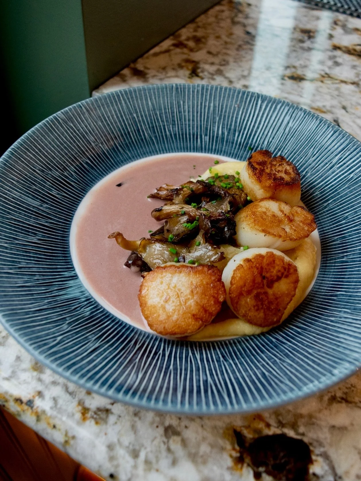 It&rsquo;s one our most popular dishes and it&rsquo;s how you should start 2026.
Seared scallops with oyster mushrooms, buttered leeks, and parsnip pur&eacute;e, finished with a ruby port sauce. Don&rsquo;t forget to start with our signature Old Fash