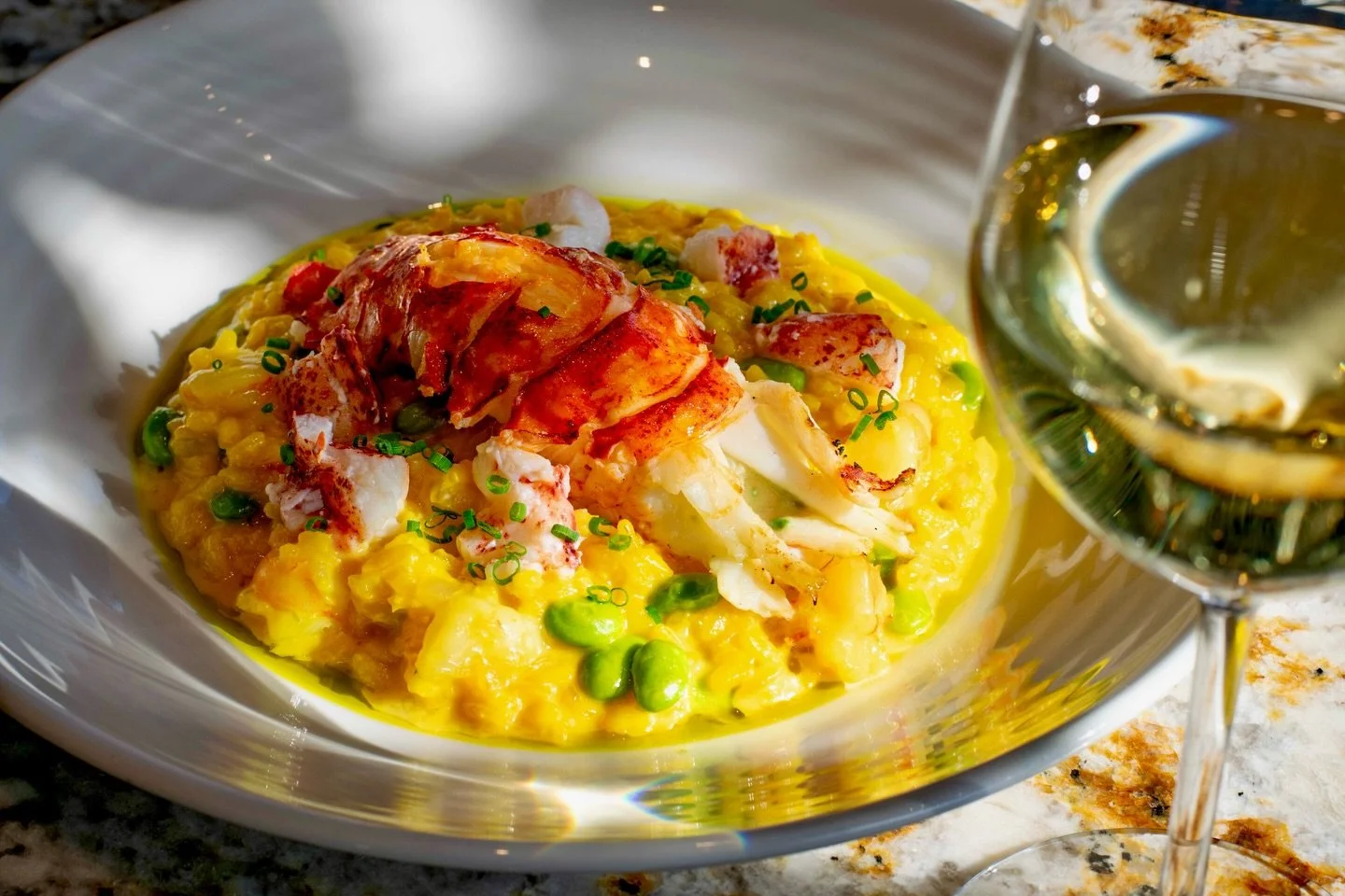 Are you ready for Valentine&rsquo;s Day?
We are 💕🥂
Butter-poached lobster tail with seafood risotto, sweet green peas, and aged Parmigiano-Reggiano. Just one of the delicious specials from our Valentine&rsquo;s Day featured menu.
Make your reservat