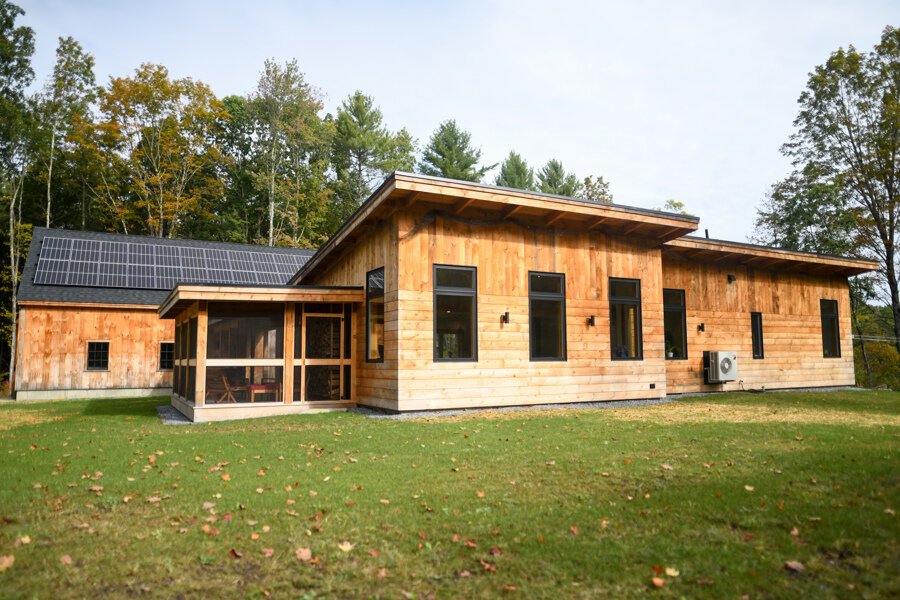 Northwest-Modern-Design-Build-Mighty-Roots-Exterior-02.jpg