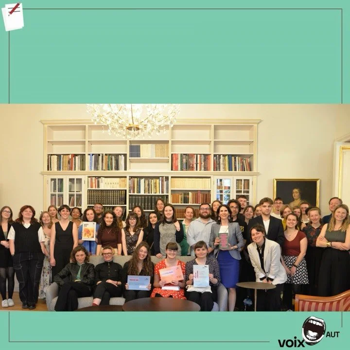 Les autrices/auteurs des 24 meilleurs textes seront invit&eacute;.e.s &agrave; une c&eacute;r&eacute;monie de remise des prix &agrave; l&rsquo;Ambassade d&rsquo;Autriche &agrave; Paris ! 🏆
Vous gagnerez &eacute;galement des goodie bags contenant de 