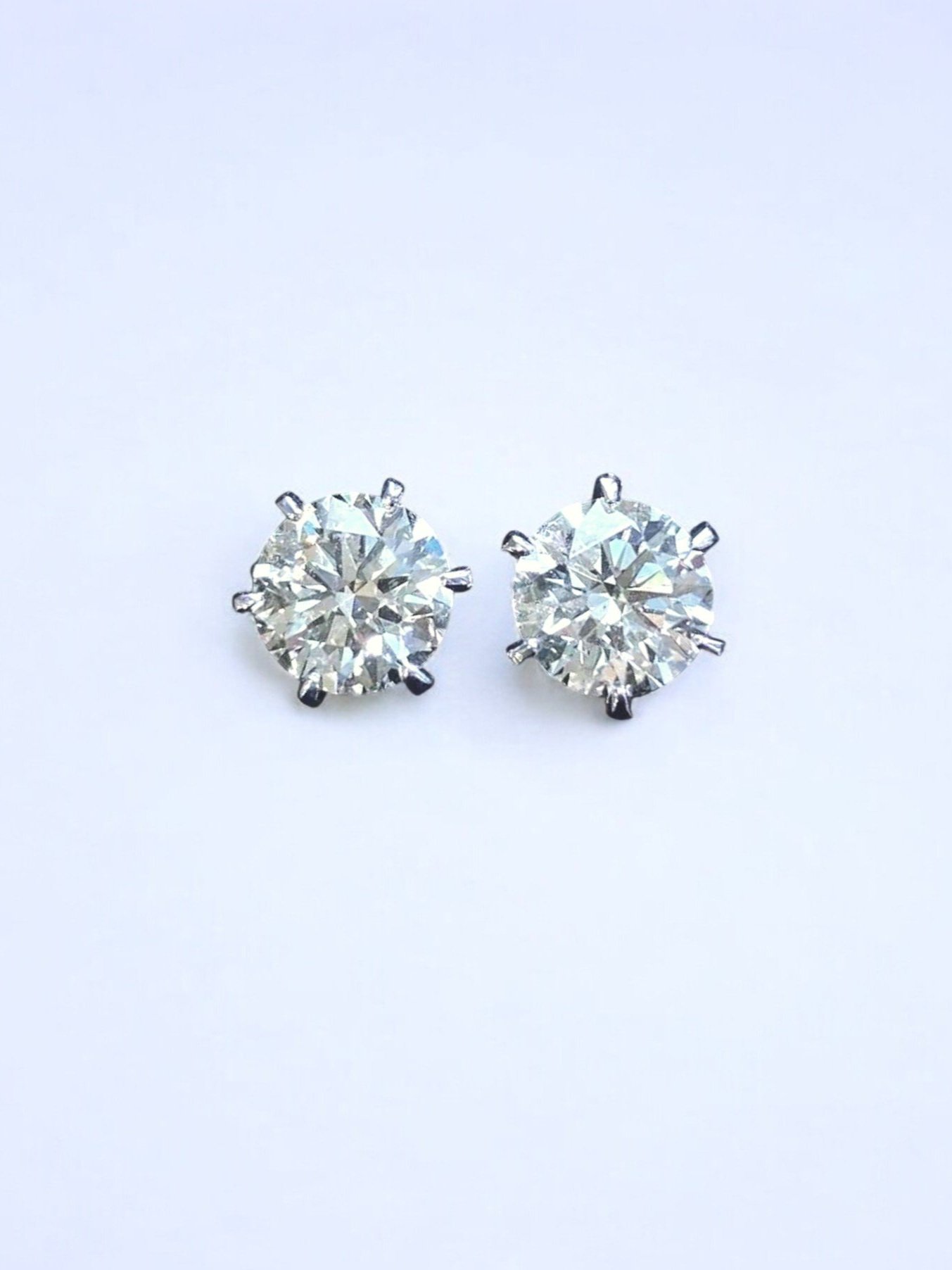 2ct+Natural+Diamond+Ear+Studs-Photoroom+%281%29.jpg