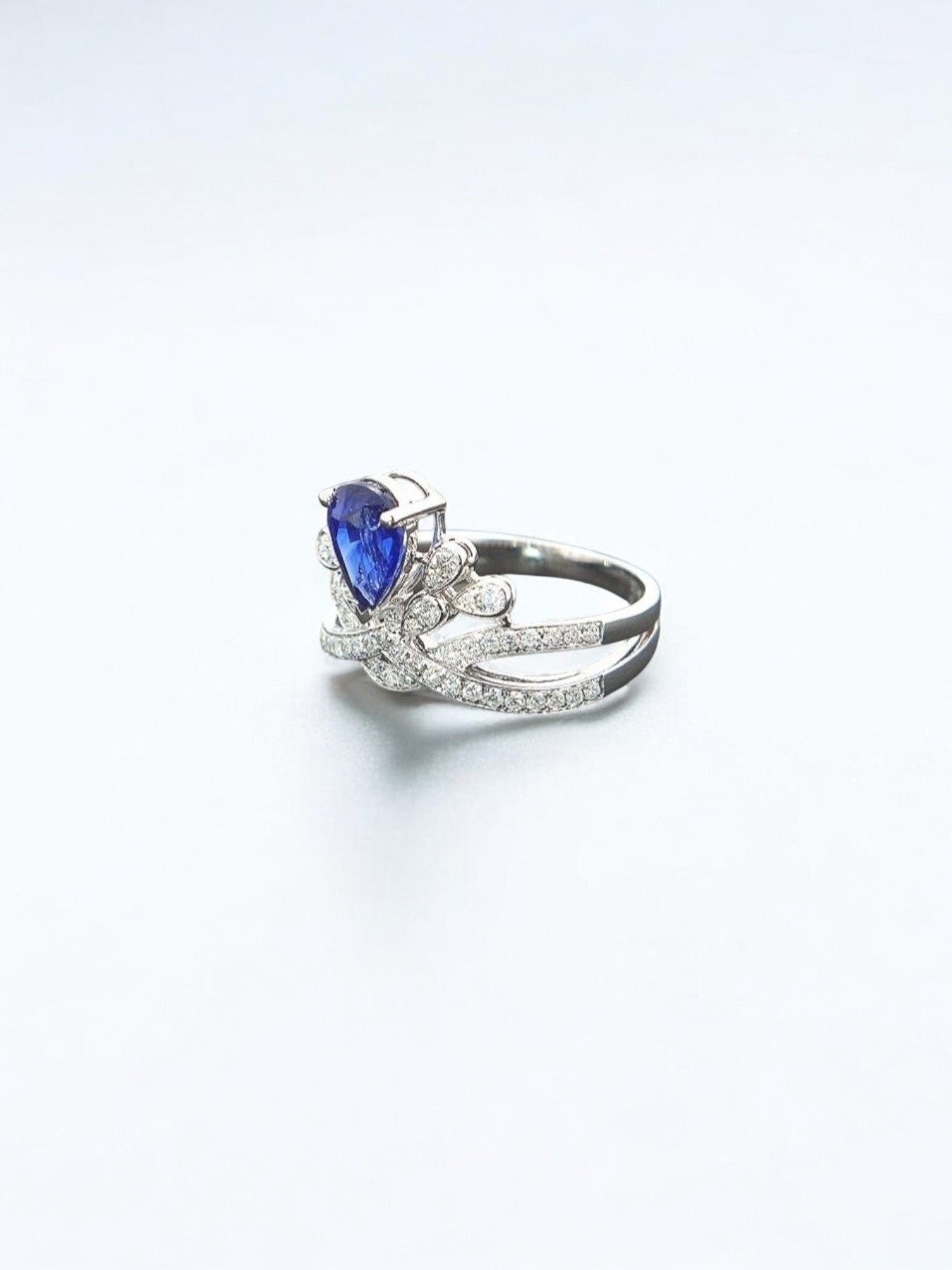 1ct Blue Sapphire Tiara Ring 4-Photoroom.jpg