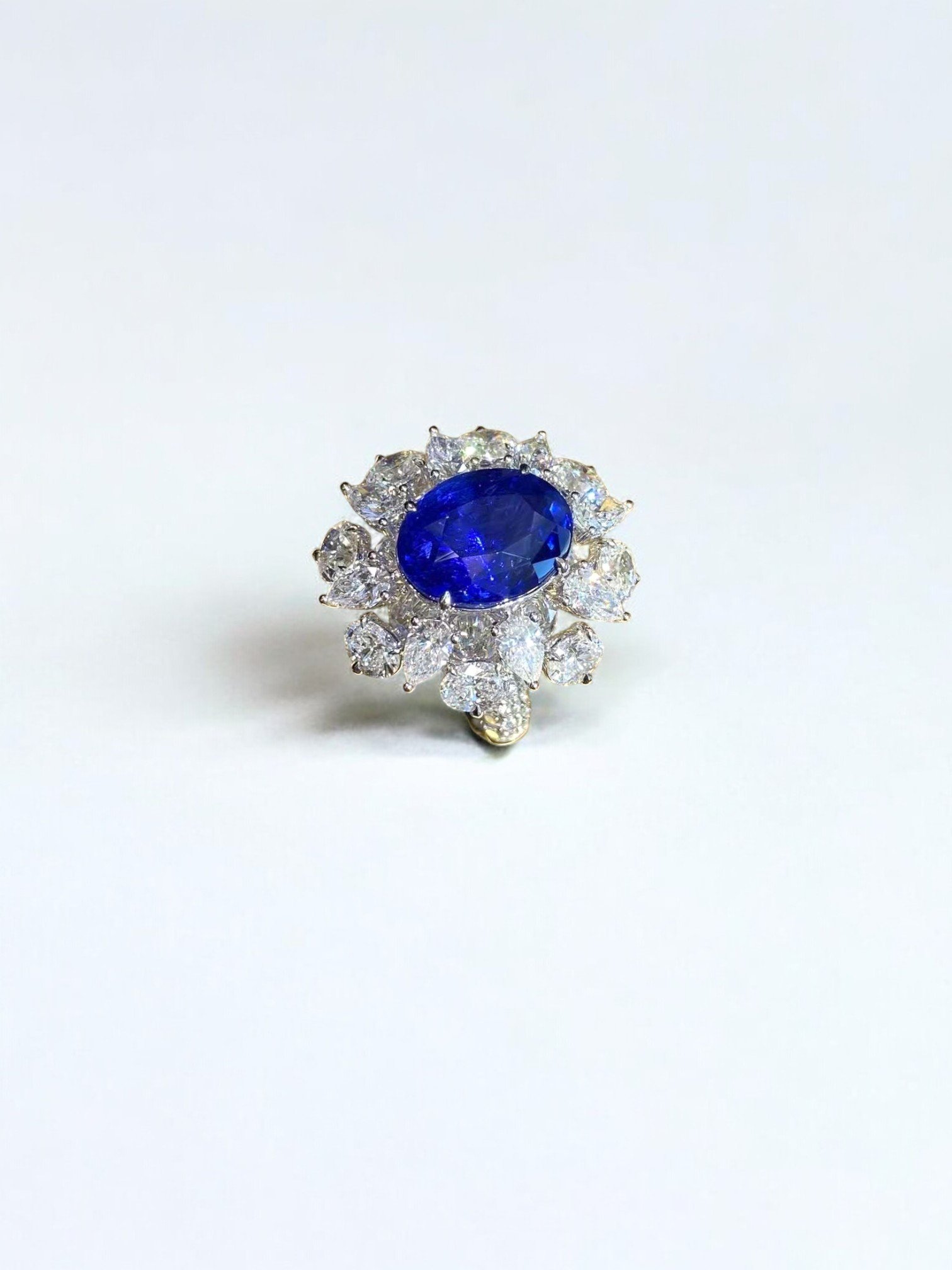 10ct Unheat RB Sapphire ring 2-Photoroom.jpg