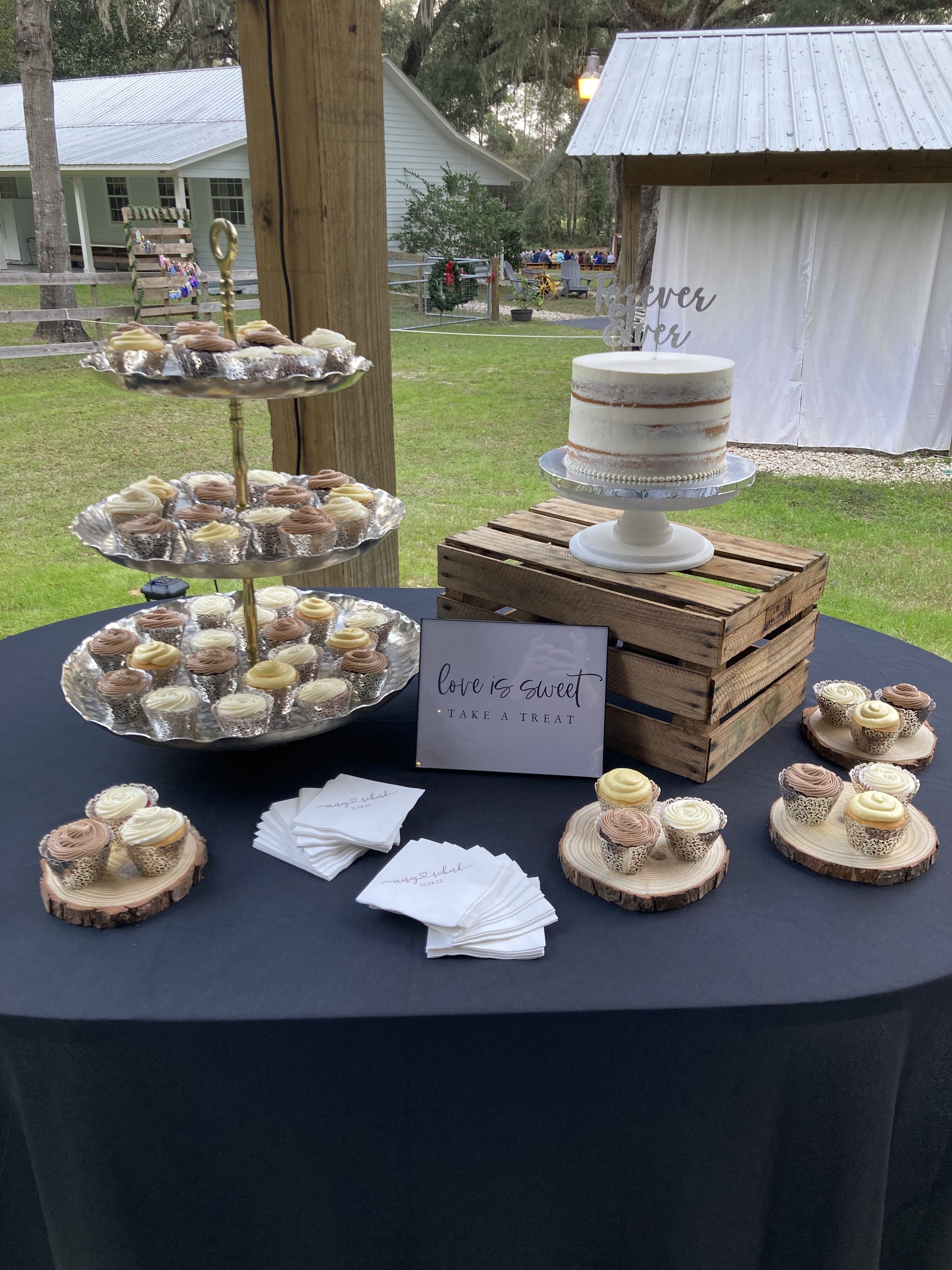 Vanilla cake with vanilla Swiss meringue buttercream. Vanilla cupcakes with vanilla French buttercream. Chocolate cupcakes with chocolate Swiss meringue buttercream. Red velvet cupcakes with cream cheese icing.