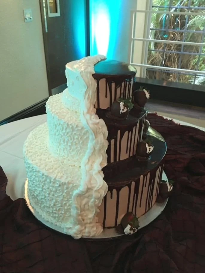 Wedding:Grooms Cake.jpg