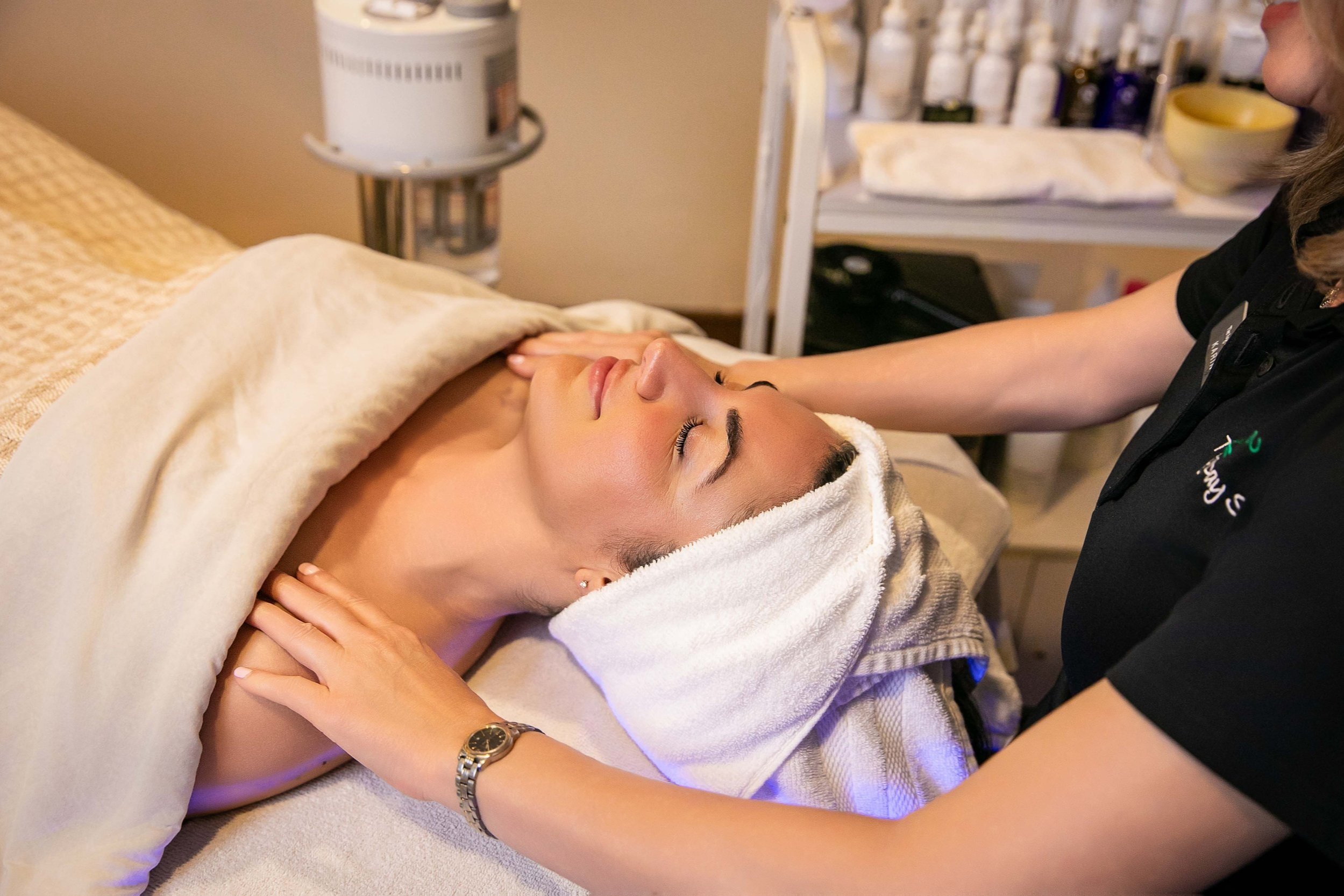 Professional skin care treatments at the Ivy Day Spa in Valencia California