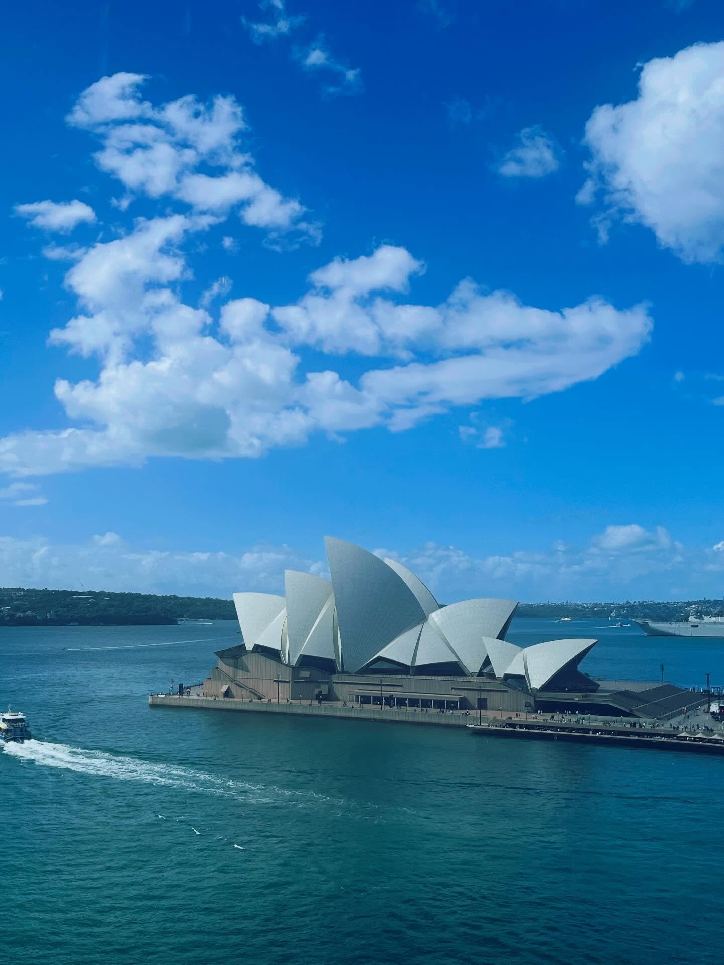 In sydney stuck on Baltimore time🦘🐨 #shiplife #musicianlife #entertainer #hawaiian #culturalambassador