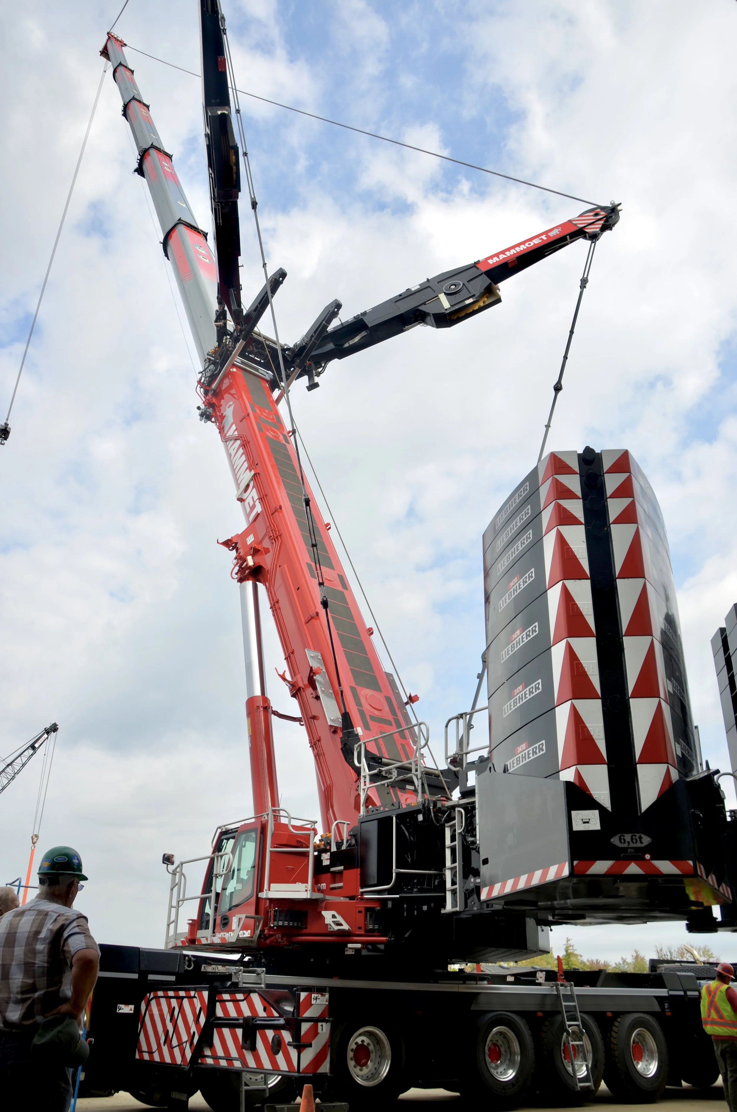 Worms eye view of Mammoet Crane with Graphics installed 