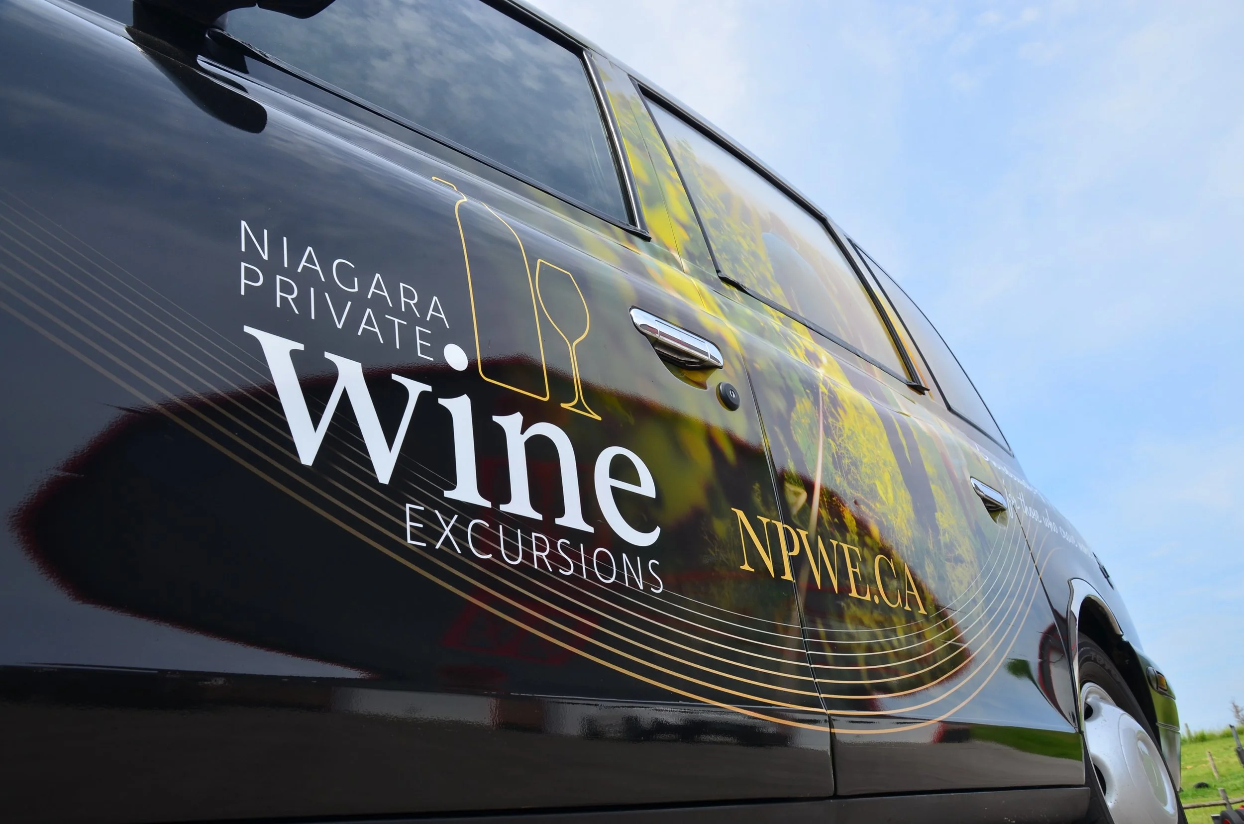 Niagara Private Wine Excursions Hackney Cab Vehicle Wrap Closeup