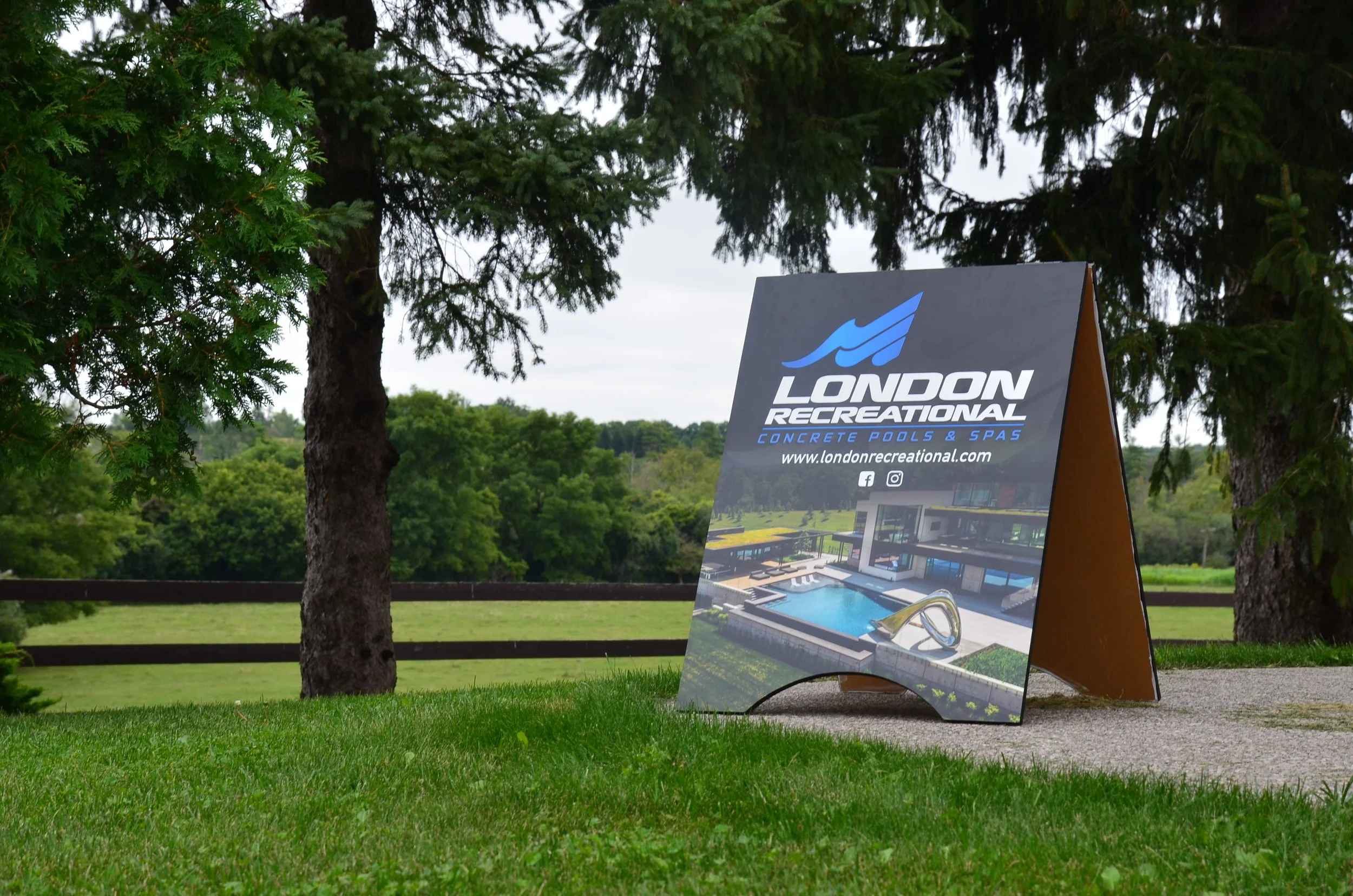 London Recreational Pools and Spas Sandwich board sign