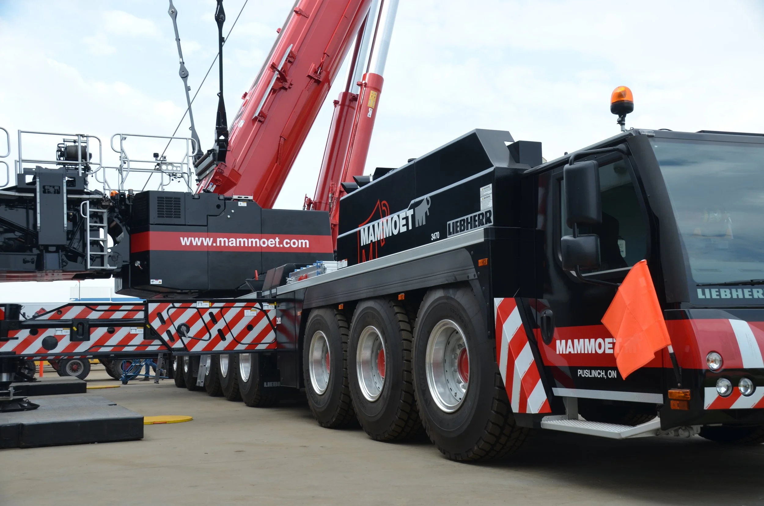 Safety Graphics for Mammoet heavy duty Crane
