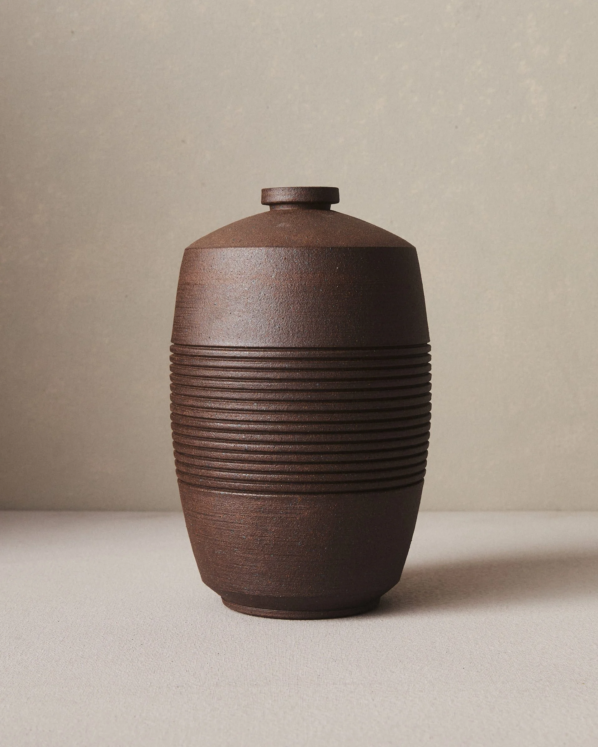 Ridge Vase 01