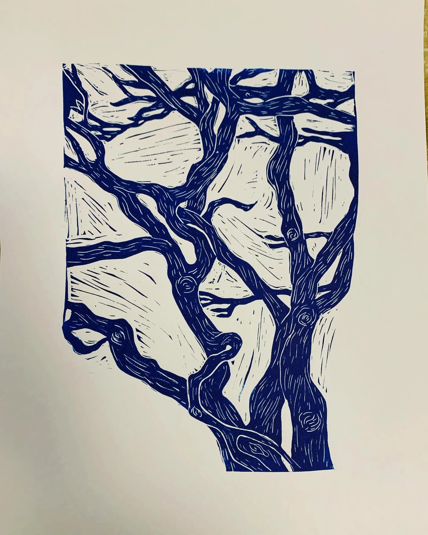 A friendly tree guardian 💙✨🌿