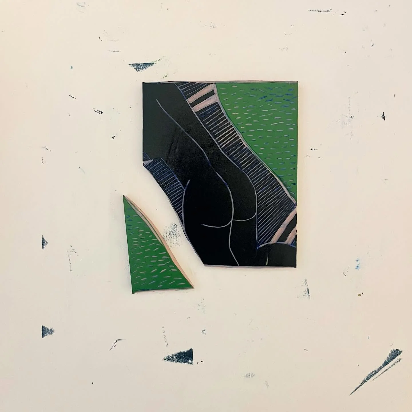 Experimenting with old blocks! How to puzzle piece print in multiple colors 🌻 

#linoprint #linocutprint #lino #handmade