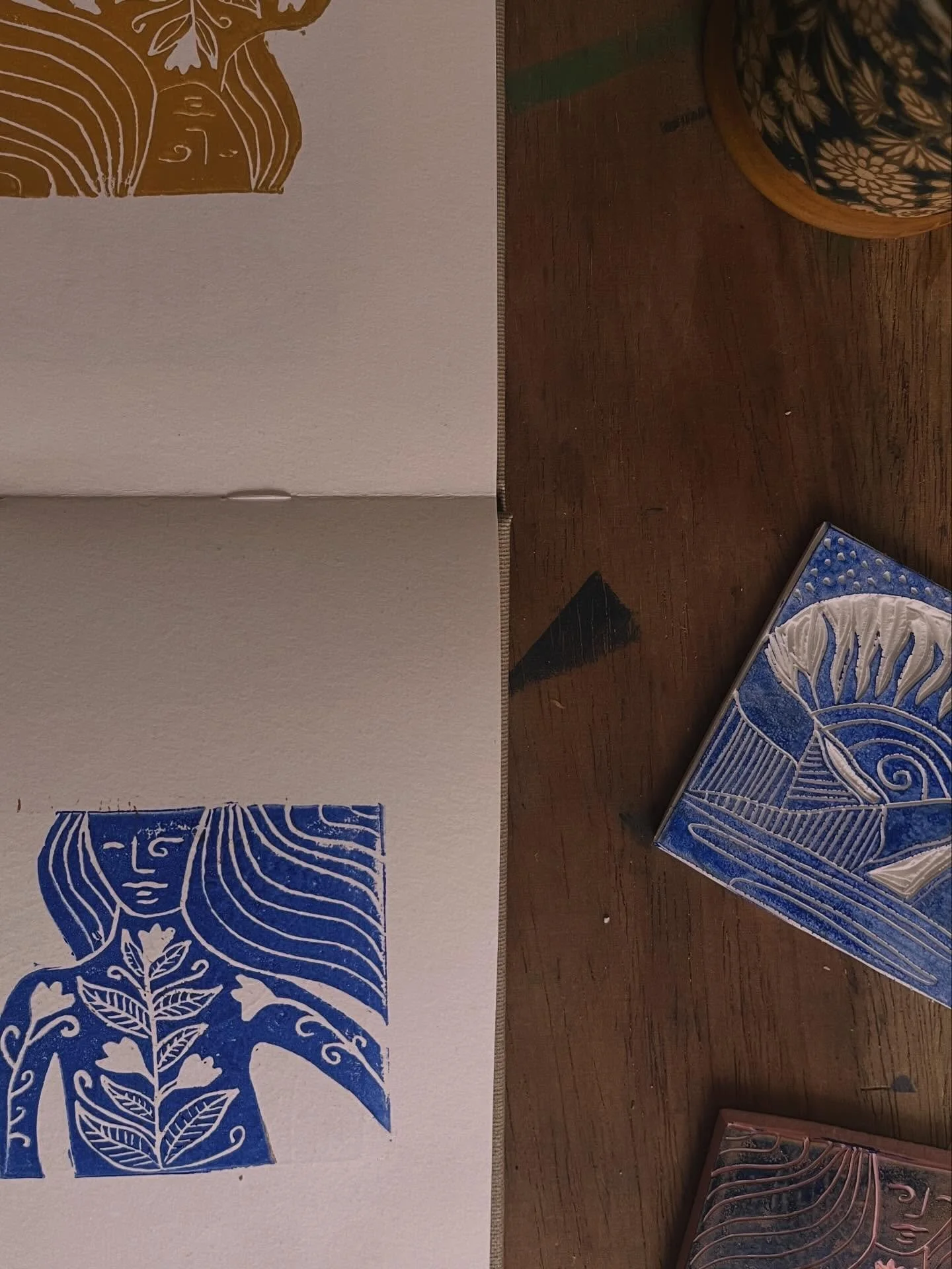 🌼Trying to make one tiny print a day, a little glimpse at the process 🌼