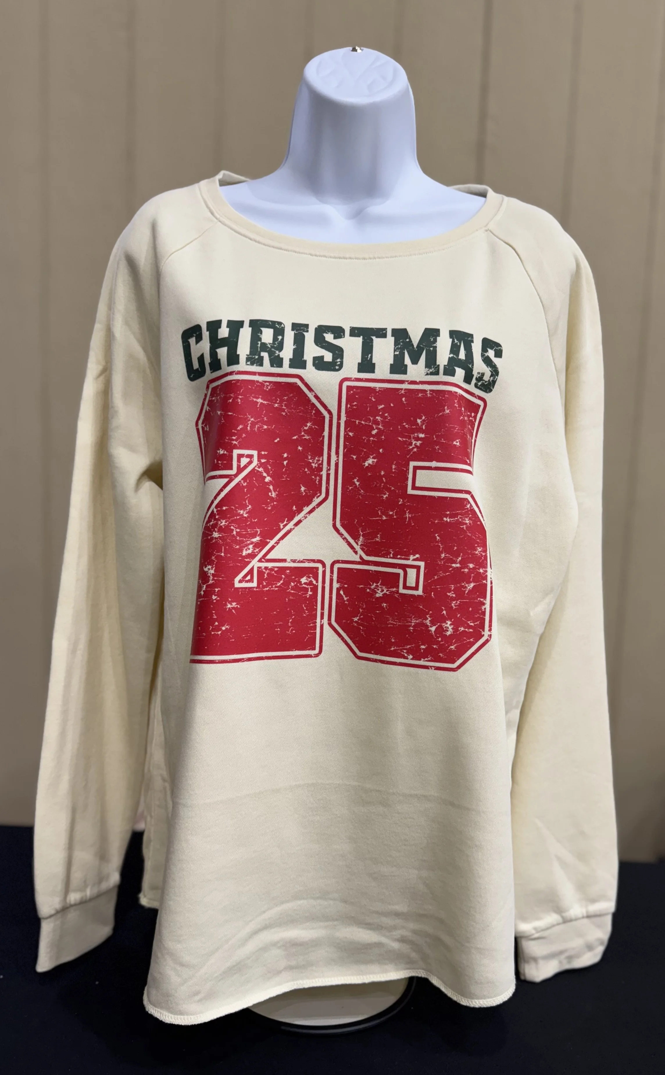 🎄 “Christmas 25” Women’s Crewneck