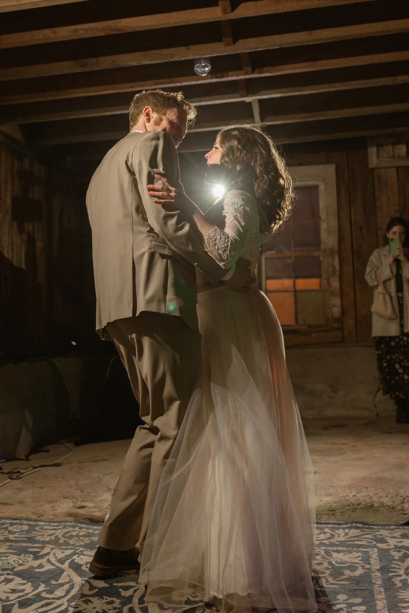 There&rsquo;s something magical about the way time seems to stand still when two people take the floor as newlyweds. The music fades into the background, the crowd disappears, and it&rsquo;s just the two of you. 💕

At Agate Acres, we love creating s